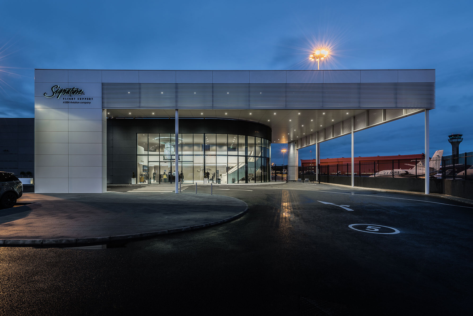 architecture-photography-luton-airport.jpg