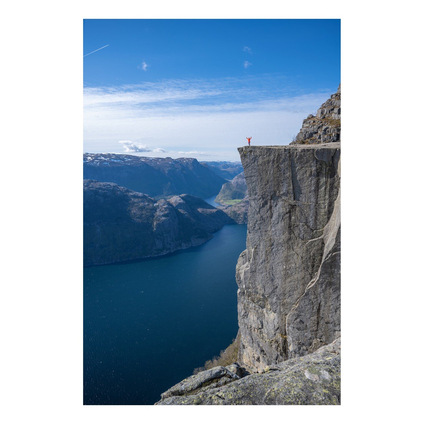 Me on Preikestolen 🇳🇴 ☀️❤️ Completely gobsmacked&hellip;
.
.
.
.
#preikestolen @preikestolen365 #pulpitrock #visitryfylke #refsvatnet #fjellstue #makememories #ryfylke #mountainview #visitryfylke #j&oslash;rpeland #visitnorway #travelinnorway #norg