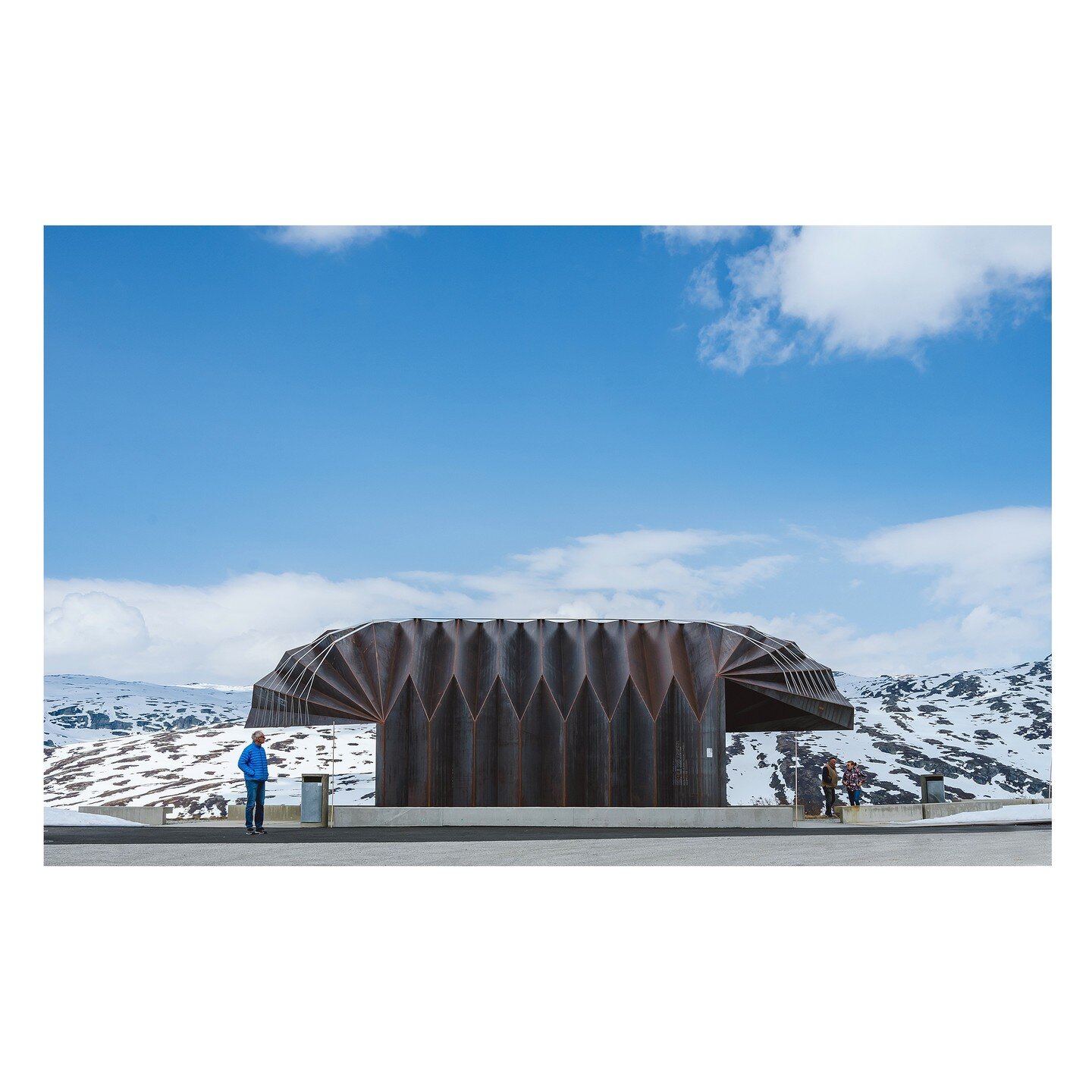 How&rsquo;s this for a super cool loo?! 

The Norwegian Public Roads Administration are responsible for developing the Norwegian Scenic Routes and their stunning conveniences.

@jensen_skodvin_architects designed this reinforced steel structure at Os