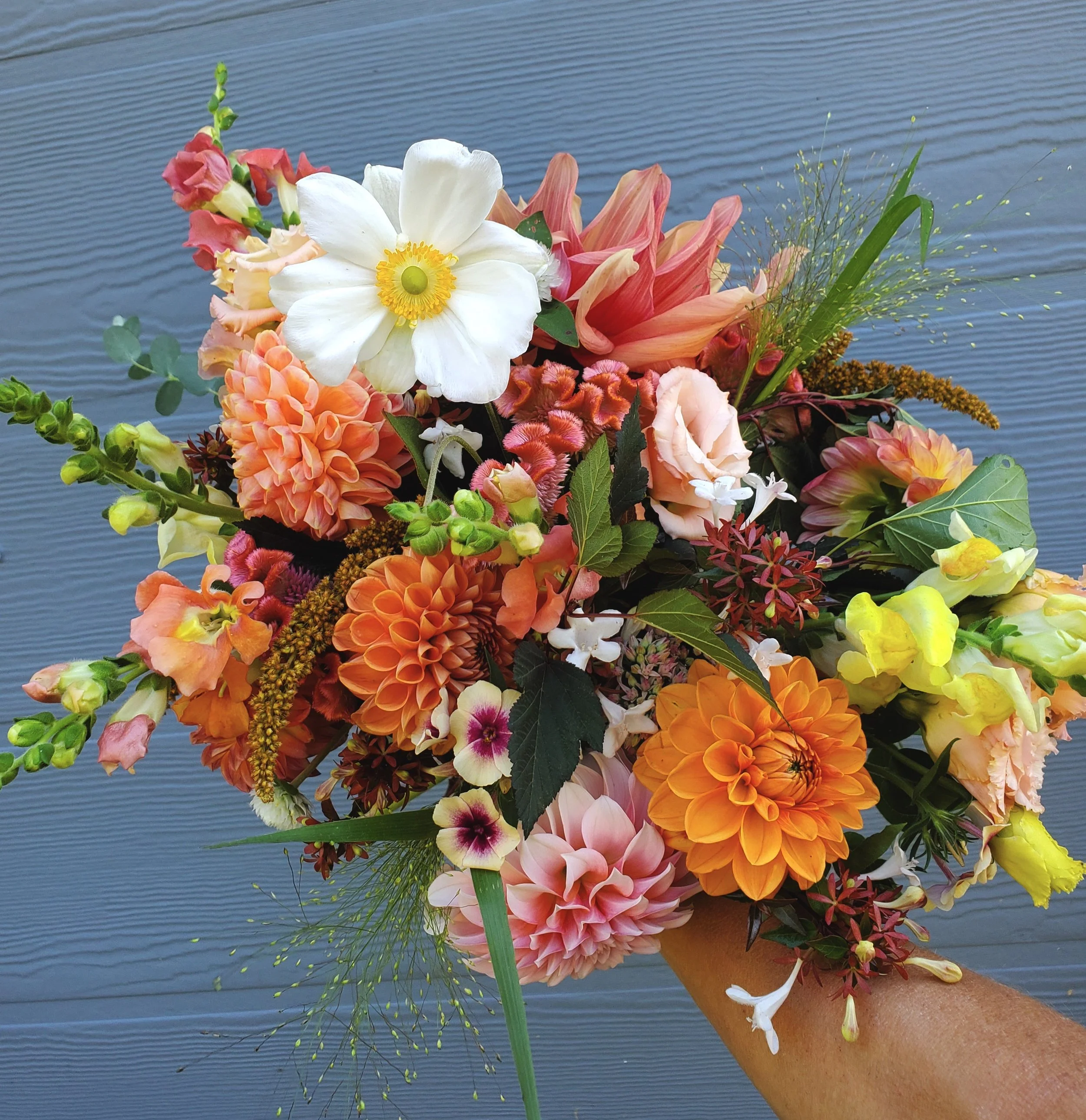 bridal bouquet_ peaches n_ cream.jpg