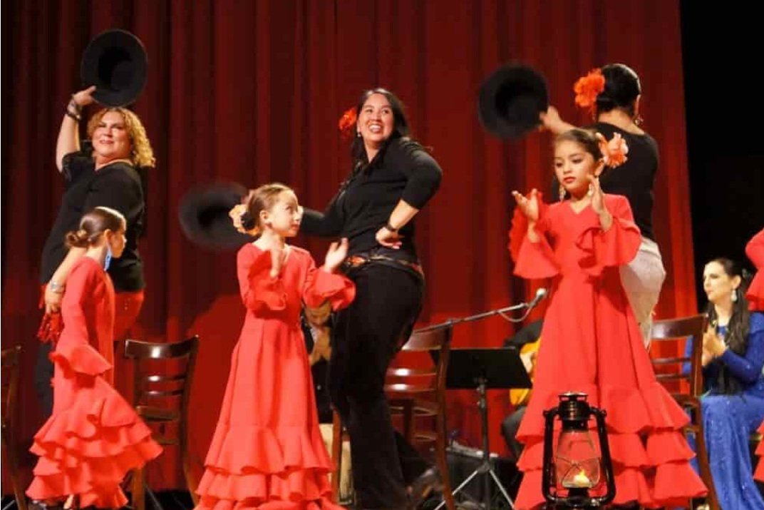 CLAUDIA DE LA CRUZ FLAMENCO ACADMEY