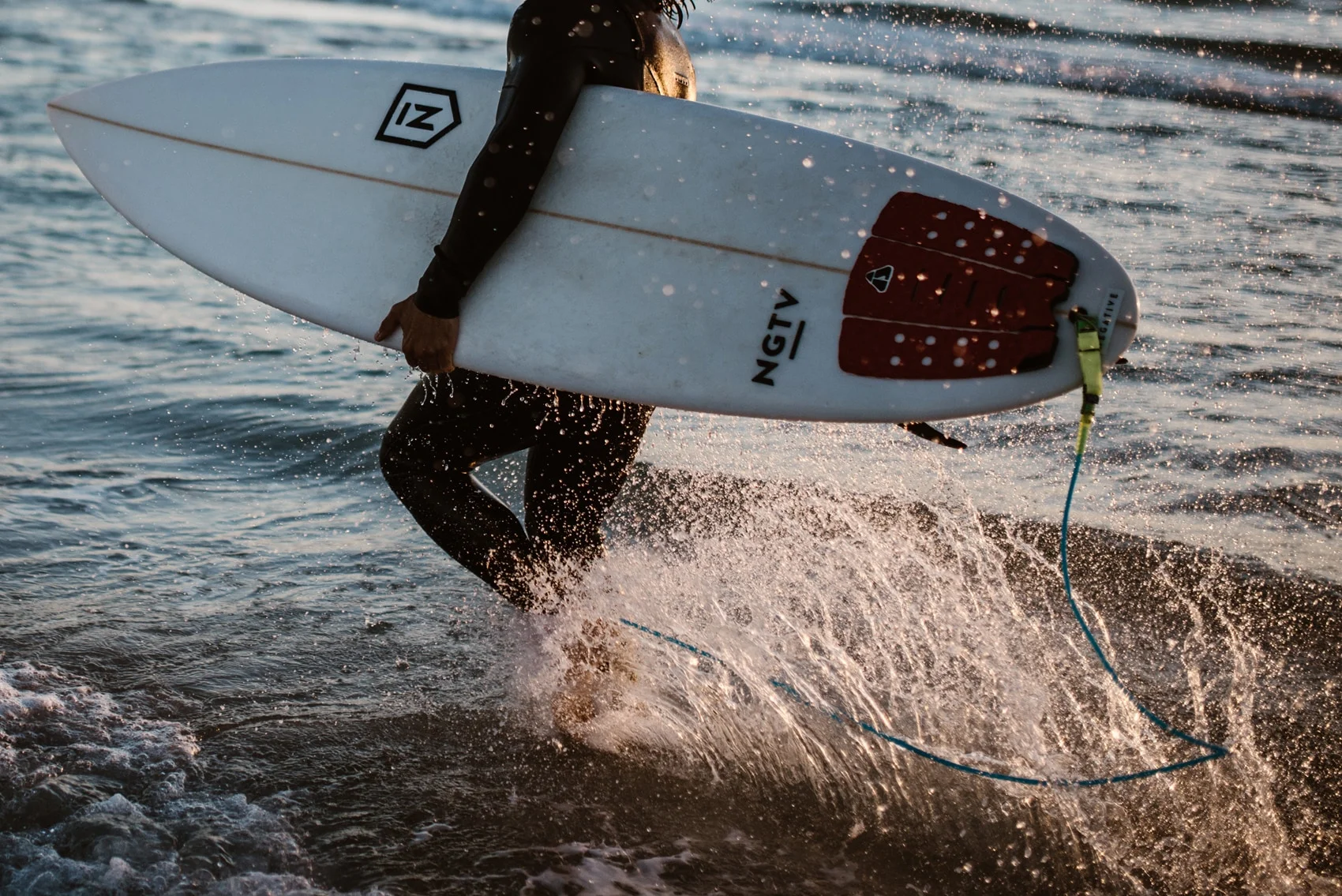 Paul_Surfing_KathrinSchafbauer-148.jpg