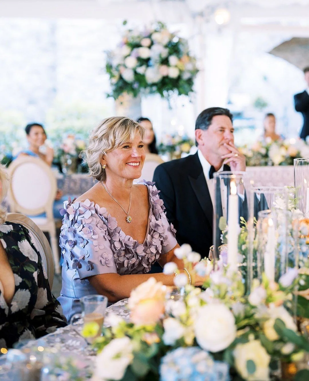 Surrounded by family and friends, there&rsquo;s nothing better than having the people who mean the most right there to celebrate with you.⁠ And aren't the MOB and FOB looking stunning in these family photos?⁠
⁠
Vendor Team⁠
Photographer: @laurenleeph