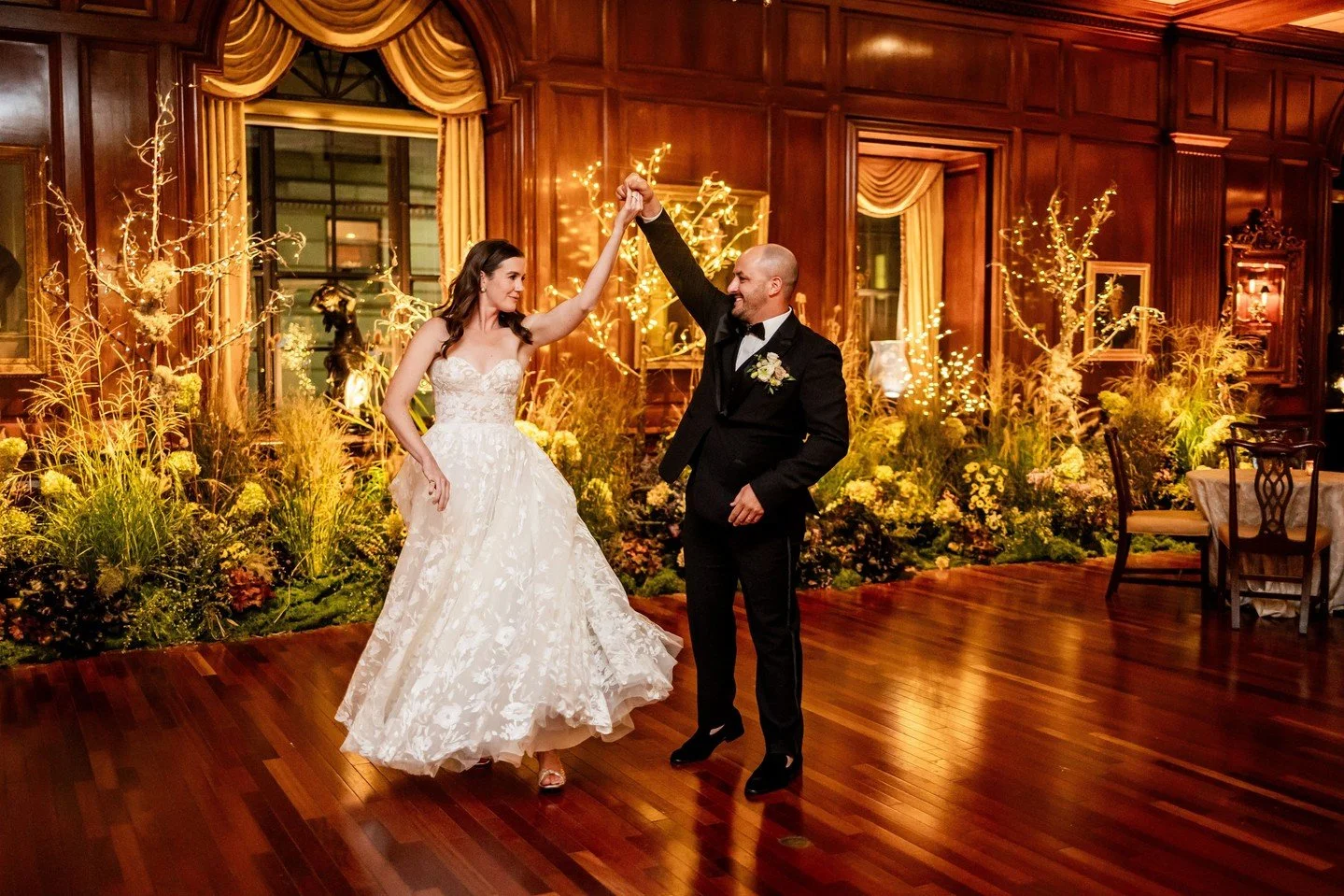 Romance filled the room as Brooke and John Erik took to the floor for their first dance. The Queen City Club became the dreamiest backdrop for this unforgettable moment.⁠
⁠
Vendor Team⁠
Photography: @bambino_international⁠
Coordinator: @treschicevent