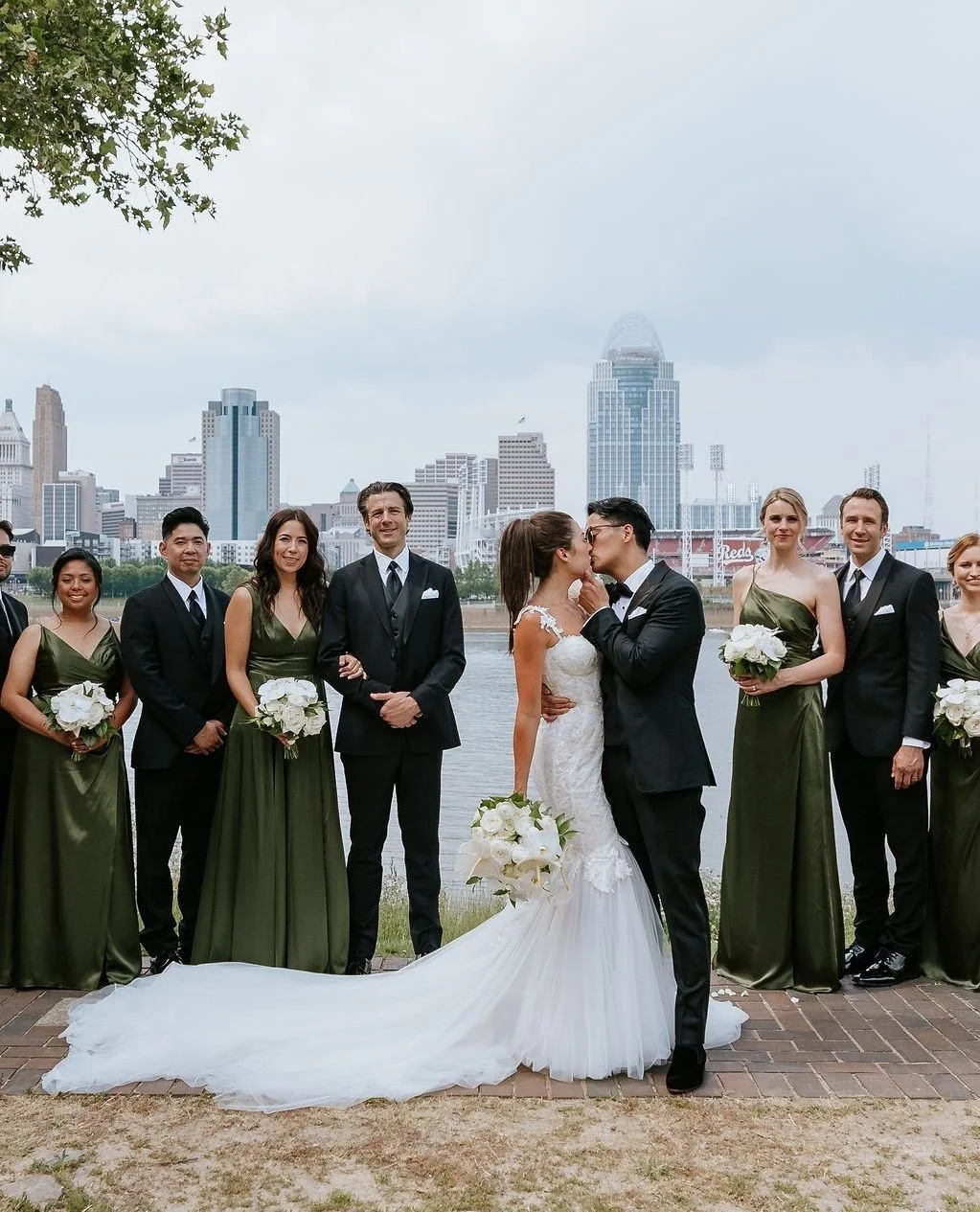 Celebrating Caralyn and Steven with the ones who have cheered them on all along. We could not have been more honored to work with such wonderful people. ⁠
⁠
Vendor Team:⁠
Venue: @hiltonnetherlandplaza⁠
Floral Design: @clflorals⁠
Photography: @anna_ma
