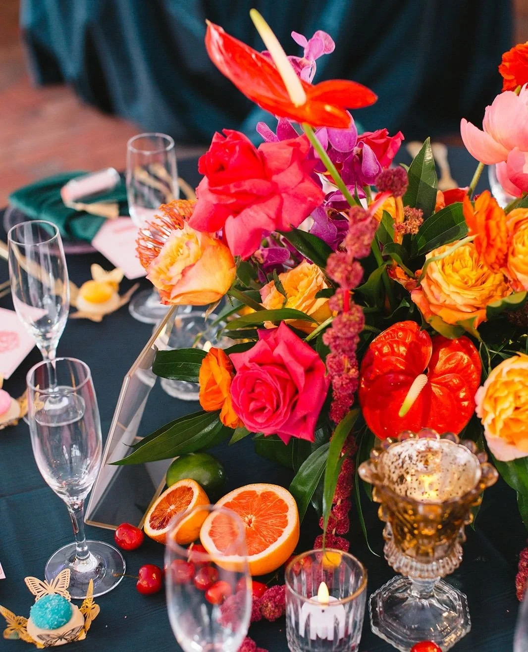 Colorful, elegant, and just a little bit citrusy&hellip; these blooms had us absolutely obsessed.⁠
⁠
Vendor Team:⁠
Floral and Event Design: @clflorals⁠
Coordinator: @beautifulmemorieswedding⁠
Catering: @delightmoreevents⁠
Band: @gettingtouchy⁠
Cake: 