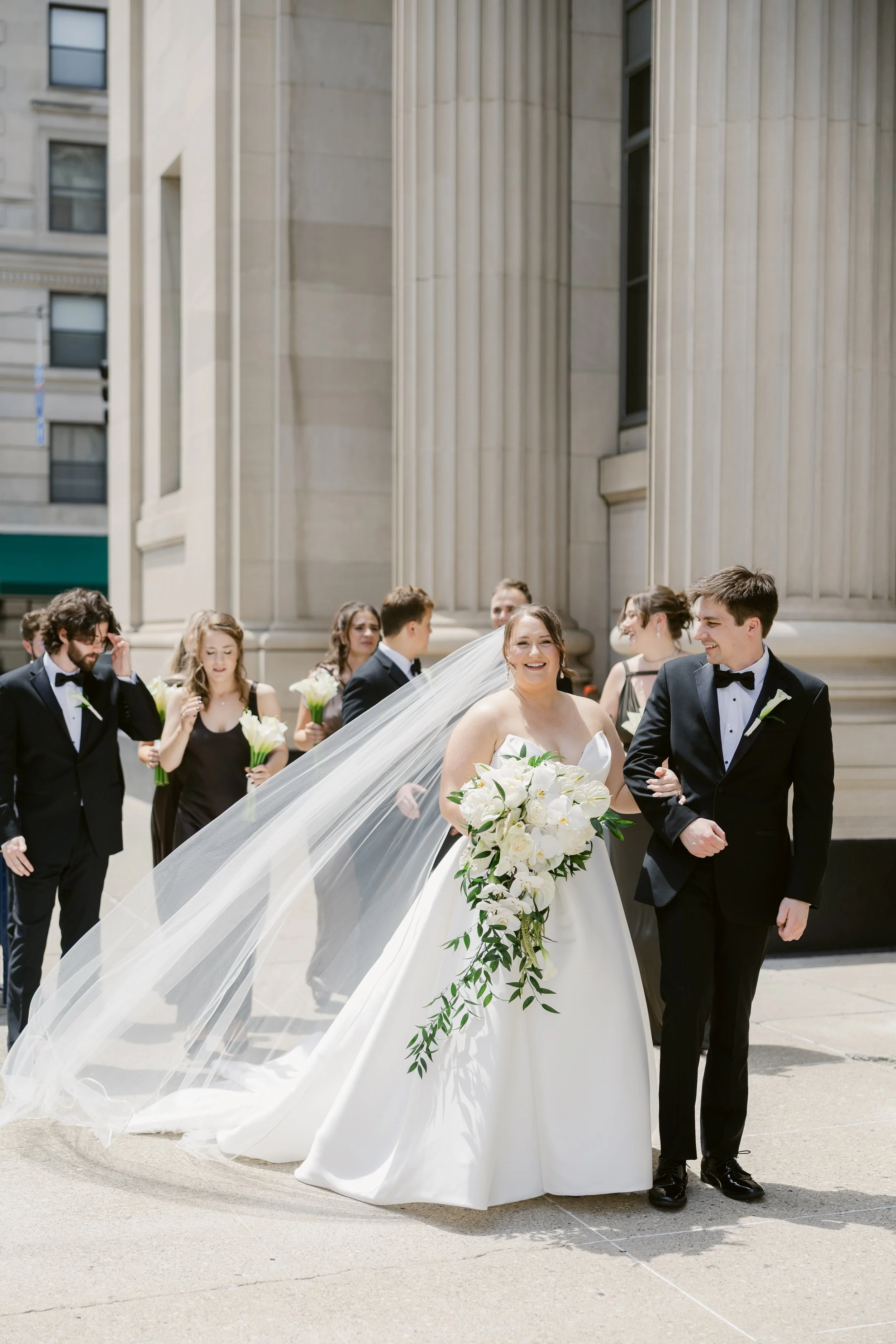   Hilton Netherland Plaza Cincinnati Hotel wedding    Cincinnati wedding florist    luxury wedding flowers    White bridal bouquet    classic wedding style    Cincinnati wedding photography    Classic white wedding flowers    Cincinnati wedding flow