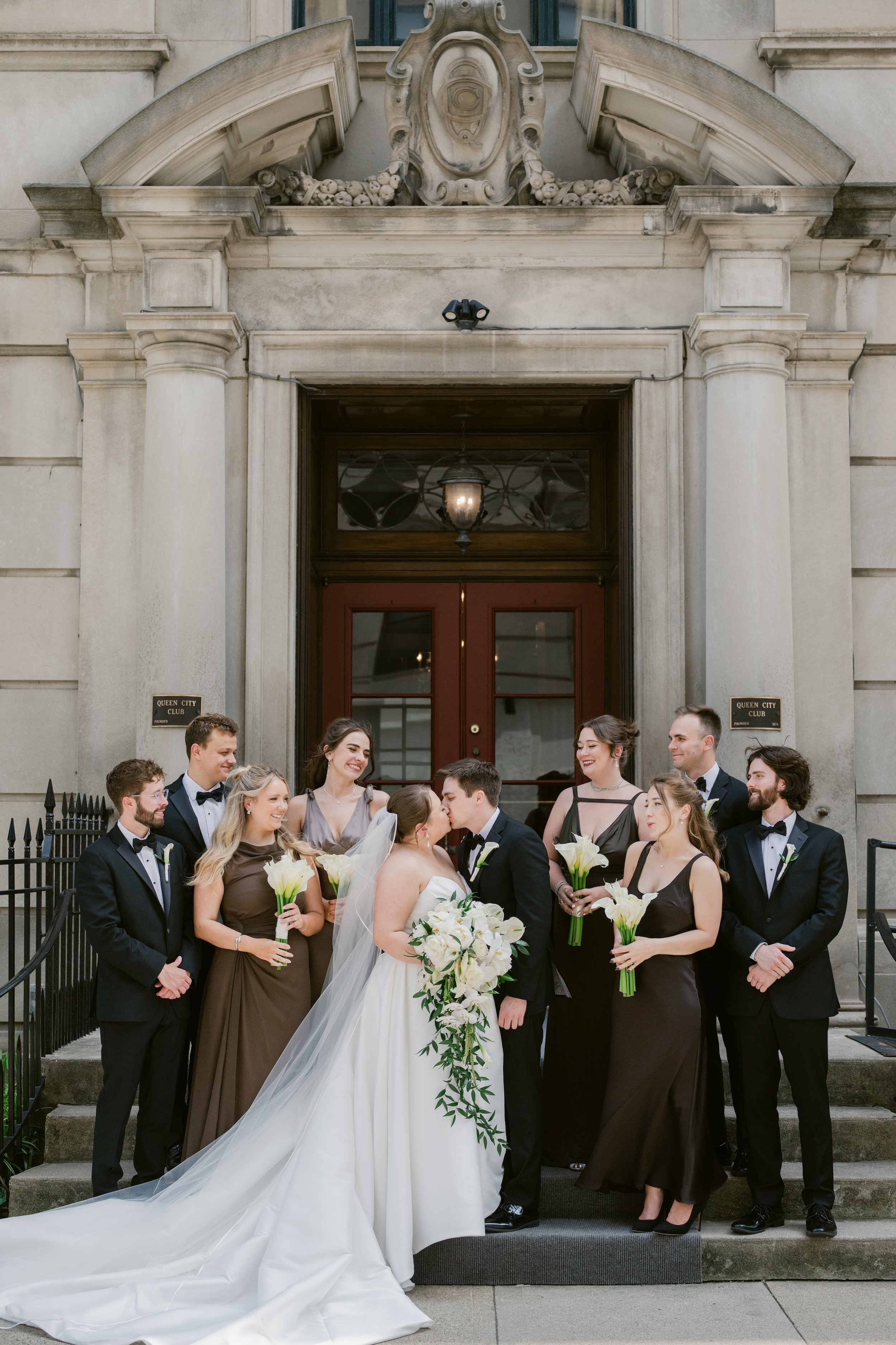    Hilton Netherland Plaza Cincinnati Hotel wedding    Cincinnati wedding florist    luxury wedding flowers    White bridal bouquet    classic wedding style    Cincinnati wedding photography    Classic white wedding flowers    Cincinnati wedding flow