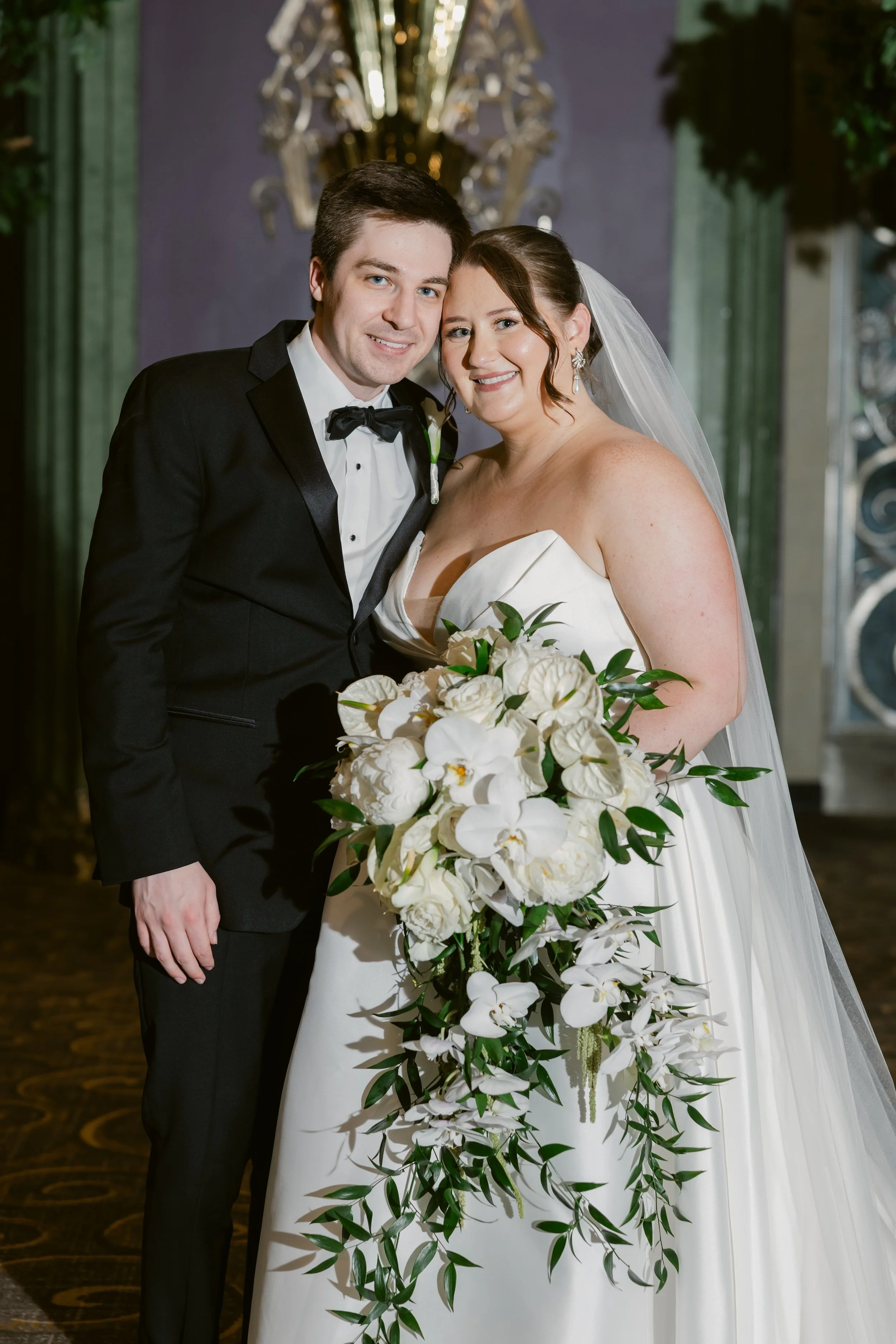    Hilton Netherland Plaza Cincinnati Hotel wedding    Cincinnati wedding florist    luxury wedding flowers    White bridal bouquet    classic wedding style    Cincinnati wedding photography    Classic white wedding flowers    Cincinnati wedding flow