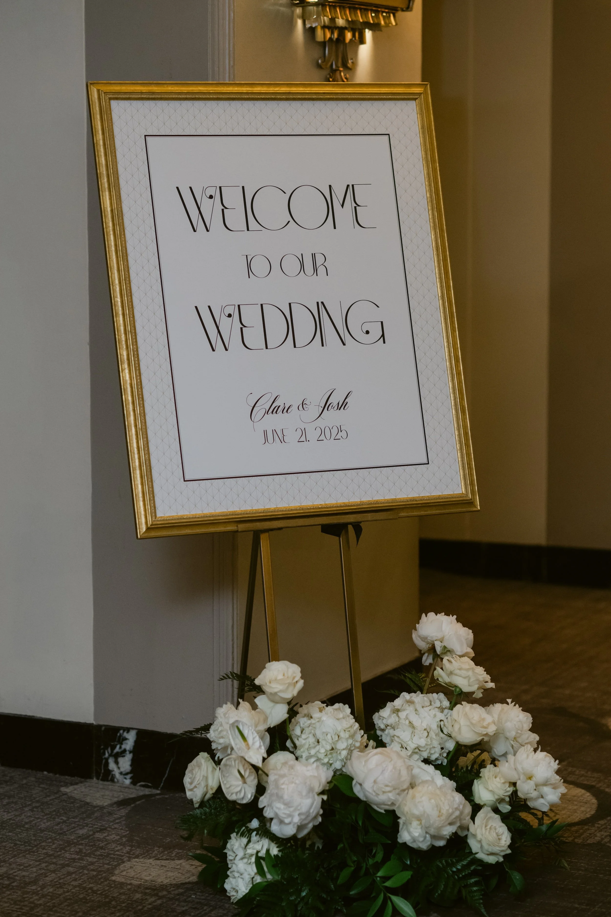    Hilton Netherland Plaza Cincinnati Hotel wedding    Cincinnati wedding florist    luxury wedding flowers    White bridal bouquet    classic wedding style    Cincinnati wedding photography    Classic white wedding flowers    Cincinnati wedding flow