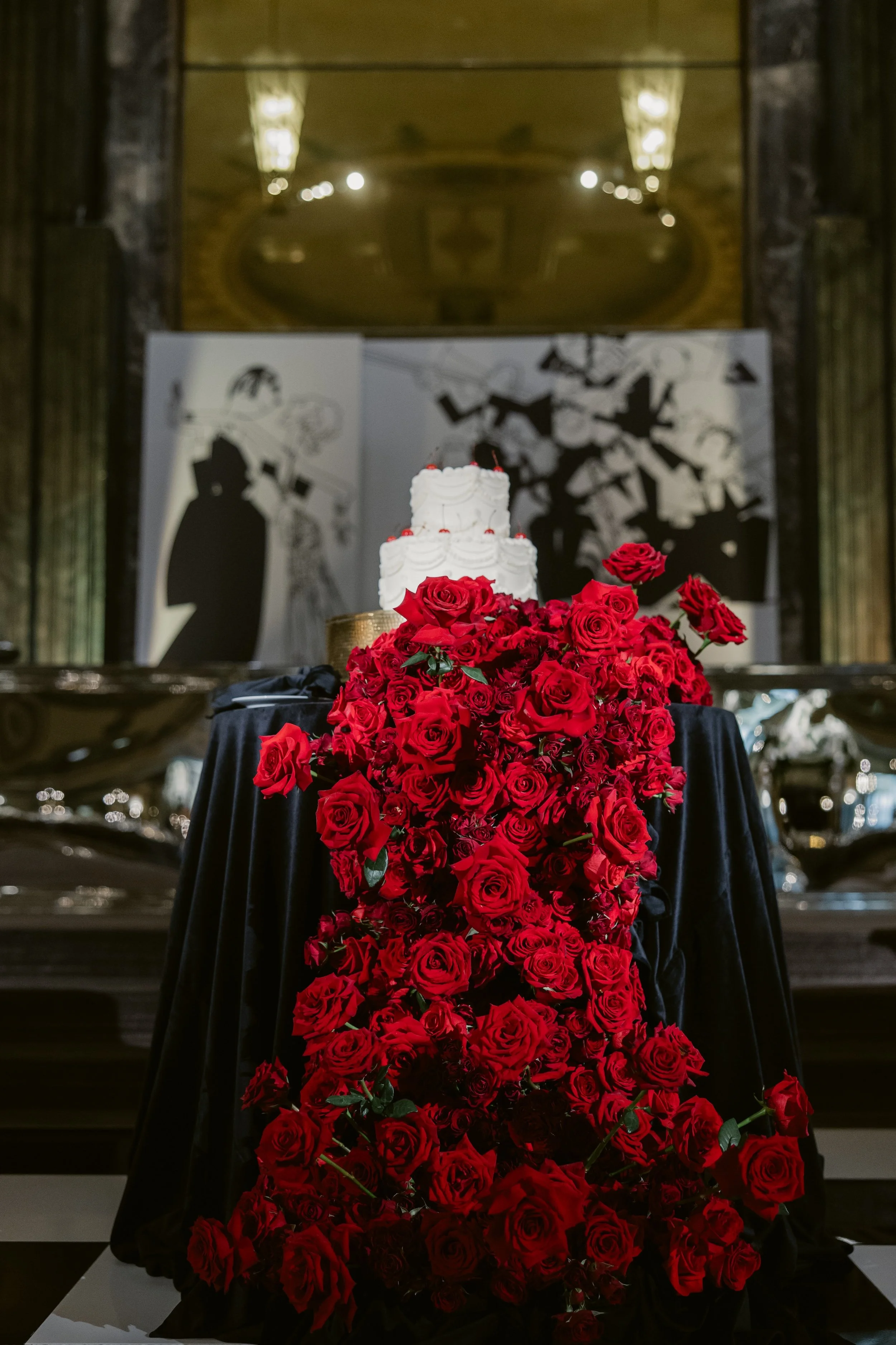    Hilton Netherland Plaza Cincinnati Hotel wedding    Cincinnati wedding florist    luxury wedding flowers    White bridal bouquet    classic wedding style    Cincinnati wedding photography    Classic white wedding flowers    Cincinnati wedding flow