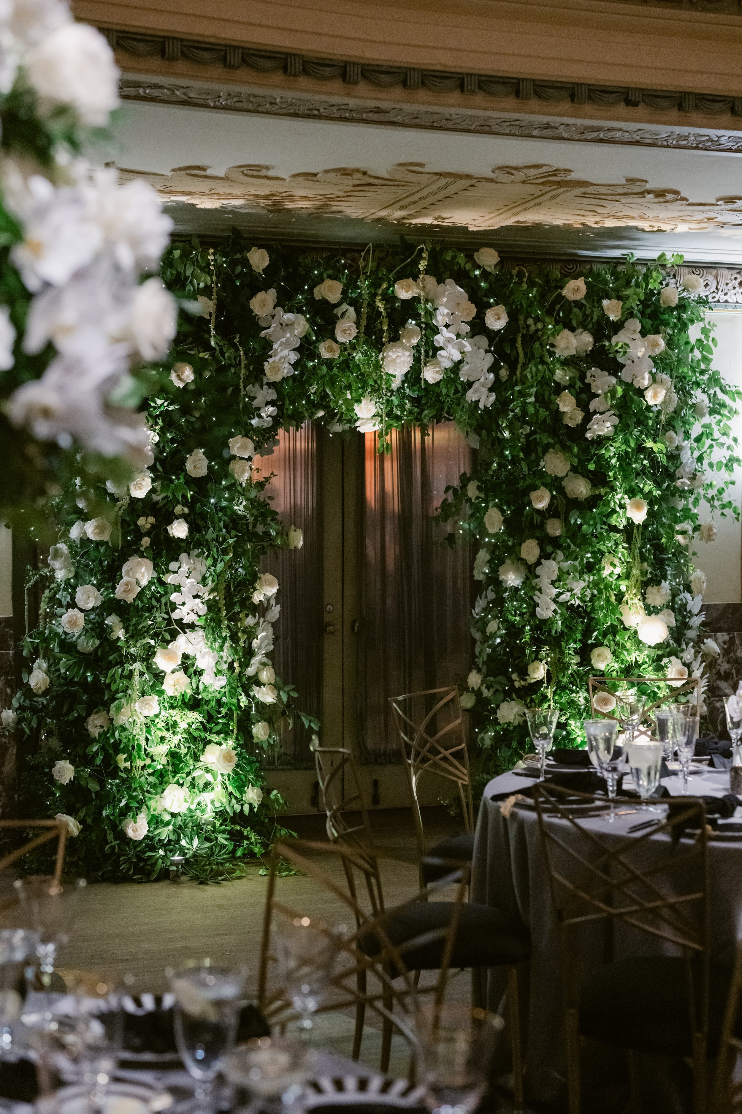    Hilton Netherland Plaza Cincinnati Hotel wedding    Cincinnati wedding florist    luxury wedding flowers    White bridal bouquet    classic wedding style    Cincinnati wedding photography    Classic white wedding flowers    Cincinnati wedding flow
