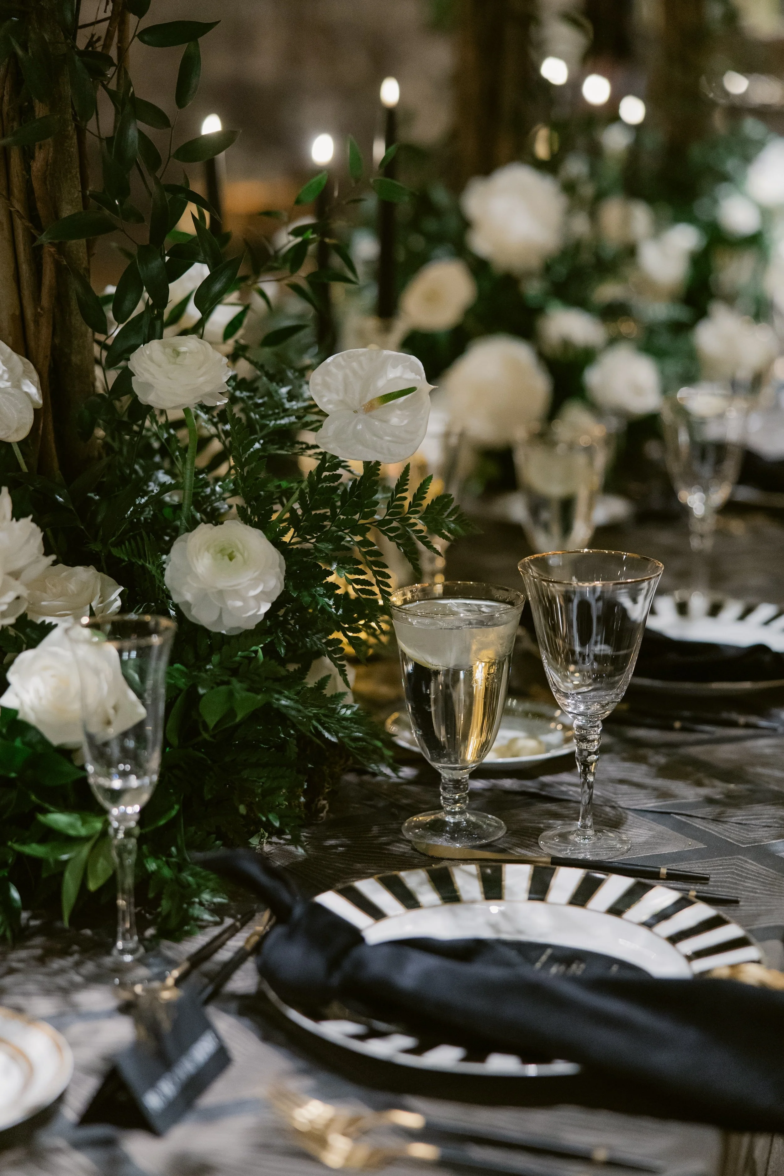    Hilton Netherland Plaza Cincinnati Hotel wedding    Cincinnati wedding florist    luxury wedding flowers    White bridal bouquet    classic wedding style    Cincinnati wedding photography    Classic white wedding flowers    Cincinnati wedding flow