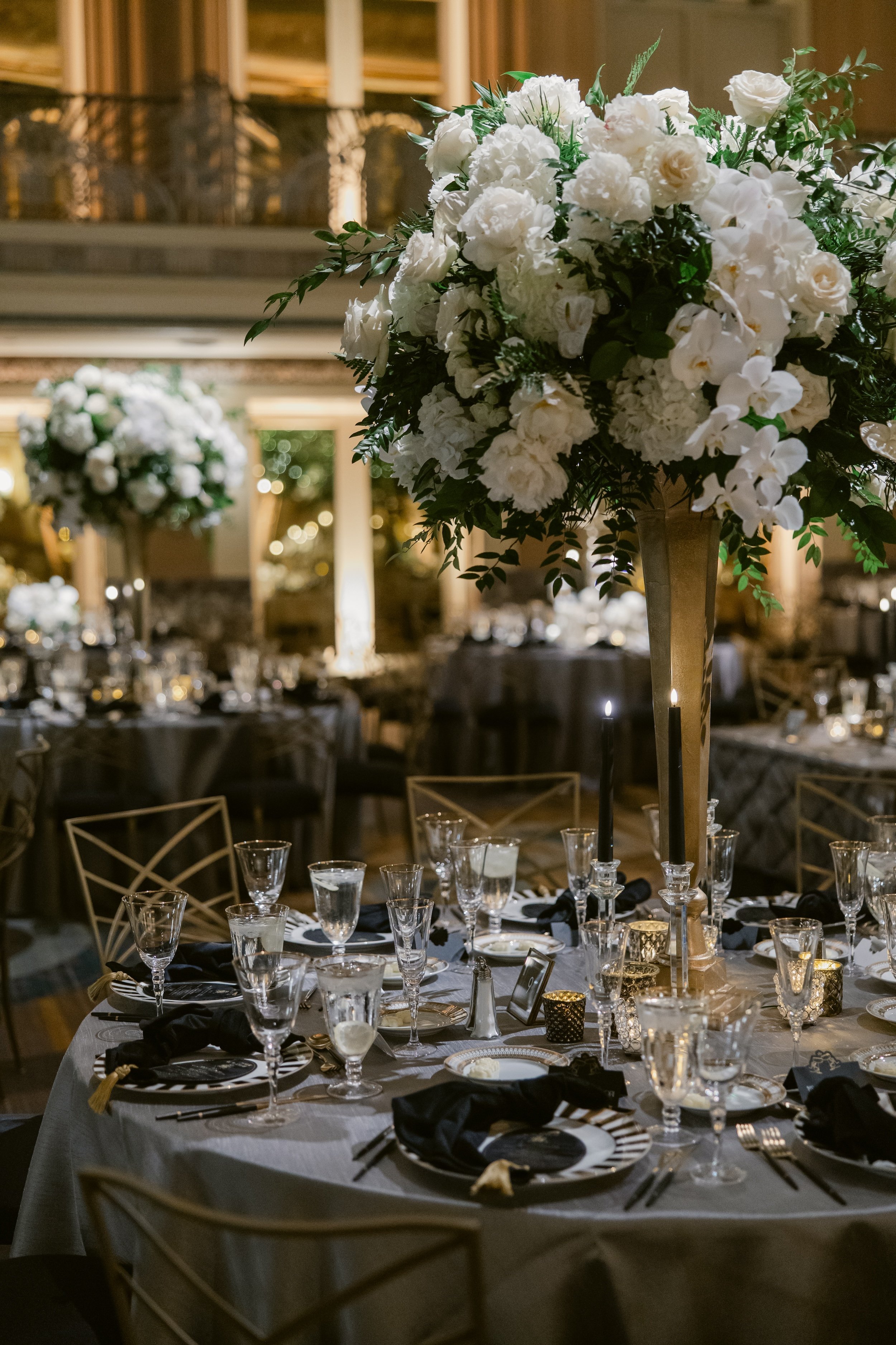    Hilton Netherland Plaza Cincinnati Hotel wedding    Cincinnati wedding florist    luxury wedding flowers    White bridal bouquet    classic wedding style    Cincinnati wedding photography    Classic white wedding flowers    Cincinnati wedding flow