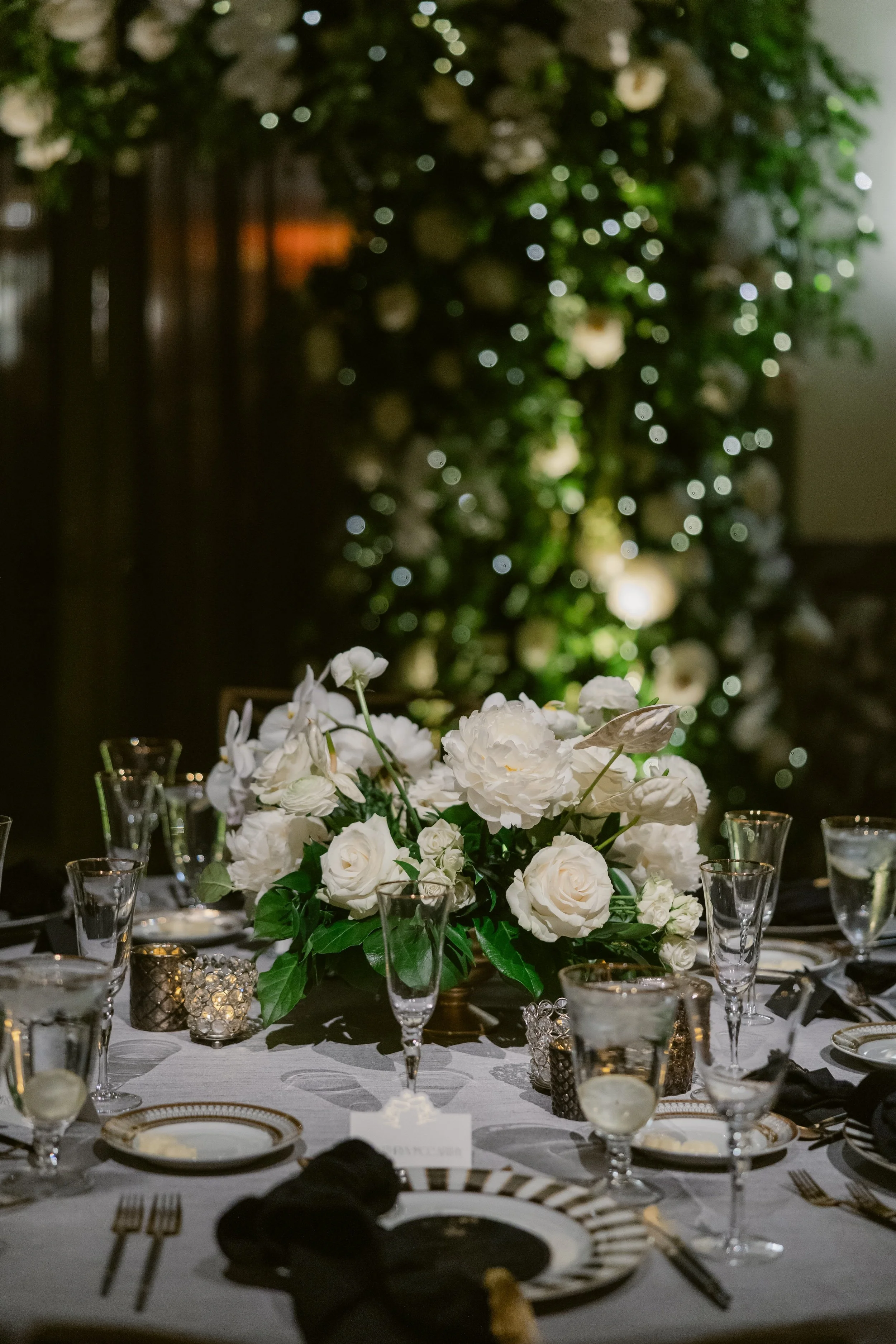    Hilton Netherland Plaza Cincinnati Hotel wedding    Cincinnati wedding florist    luxury wedding flowers    White bridal bouquet    classic wedding style    Cincinnati wedding photography    Classic white wedding flowers    Cincinnati wedding flow