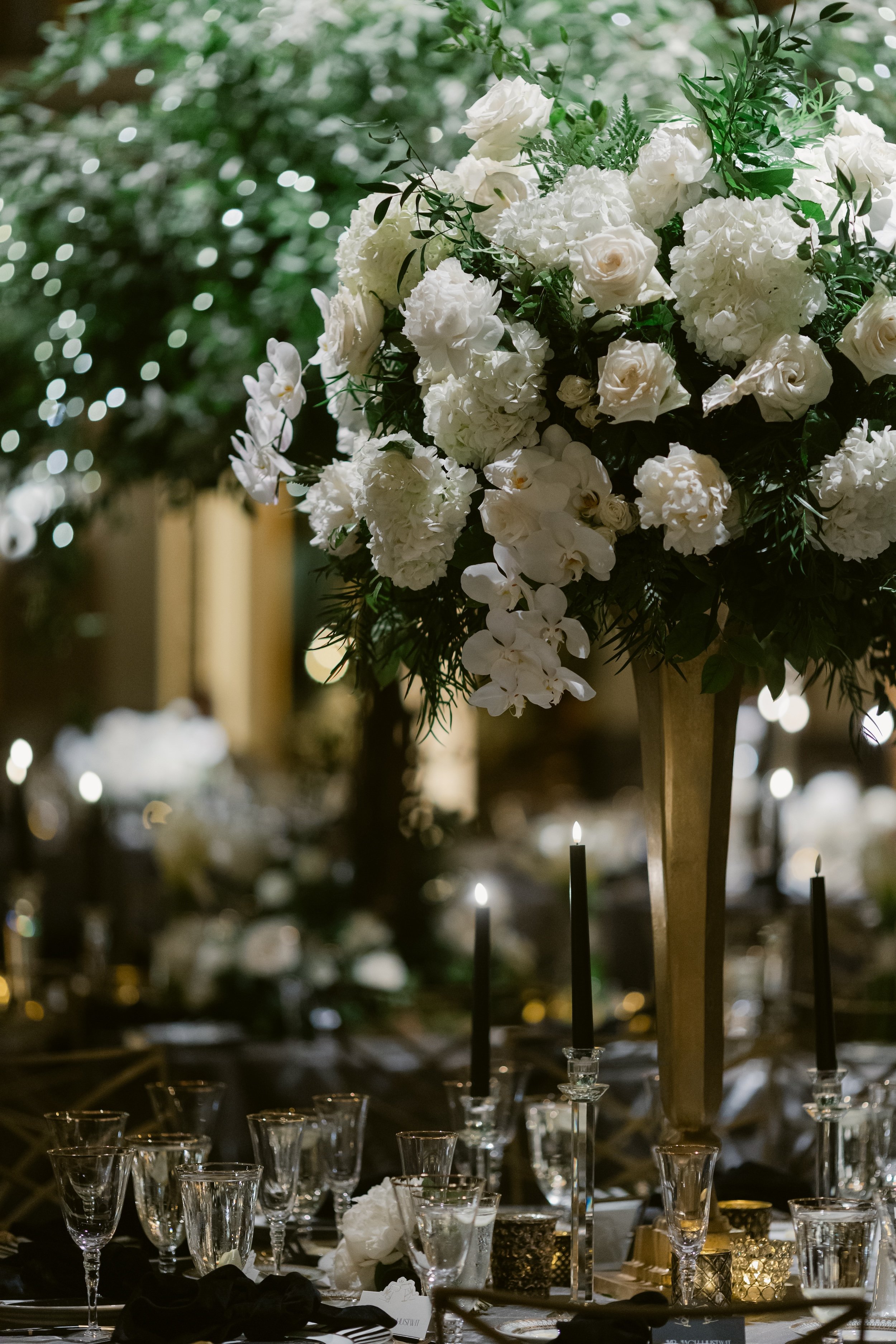    Hilton Netherland Plaza Cincinnati Hotel wedding    Cincinnati wedding florist    luxury wedding flowers    White bridal bouquet    classic wedding style    Cincinnati wedding photography    Classic white wedding flowers    Cincinnati wedding flow