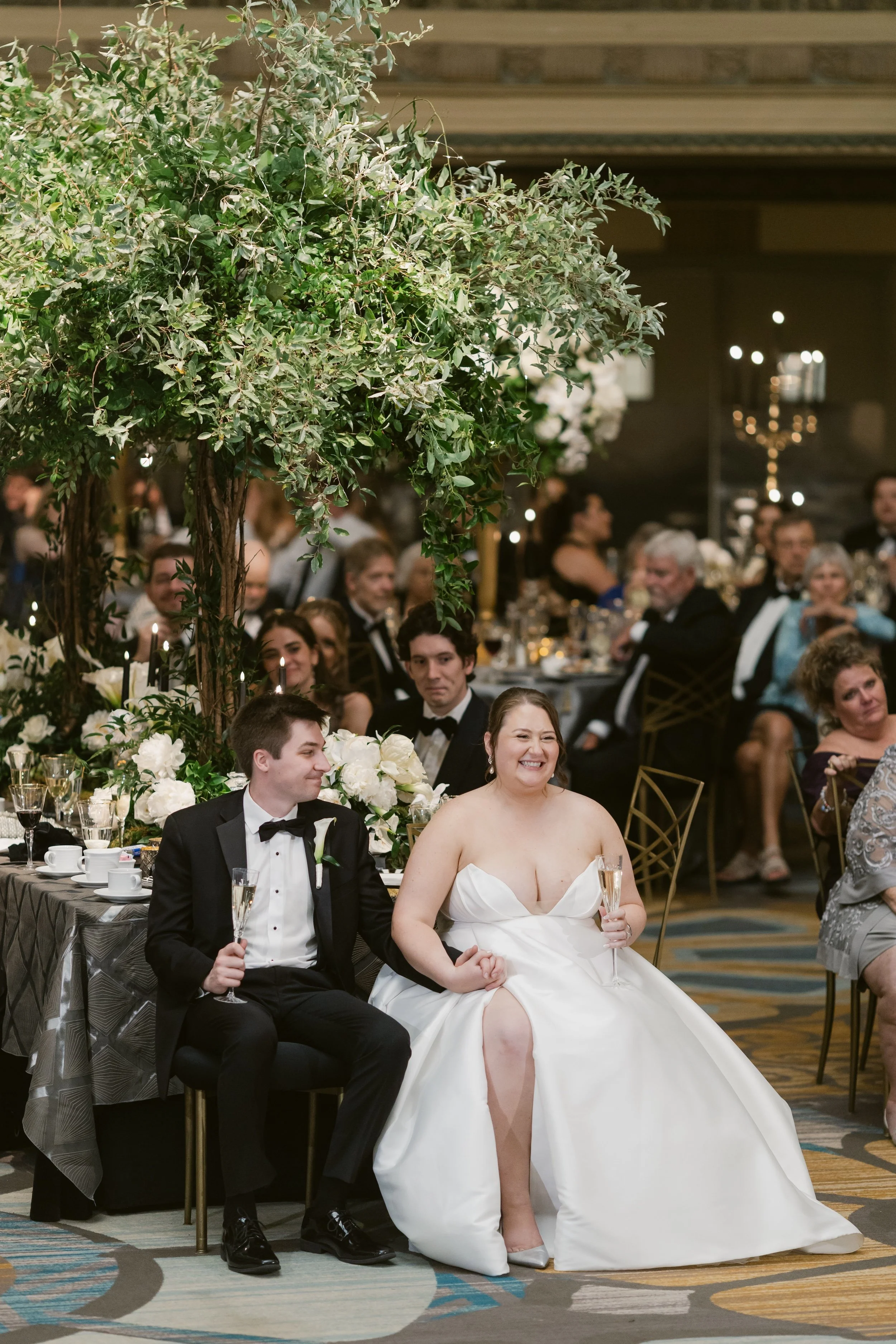   Hilton Netherland Plaza Cincinnati Hotel wedding    Cincinnati wedding florist    luxury wedding flowers    White bridal bouquet    classic wedding style    Cincinnati wedding photography    Classic white wedding flowers    Cincinnati wedding flow