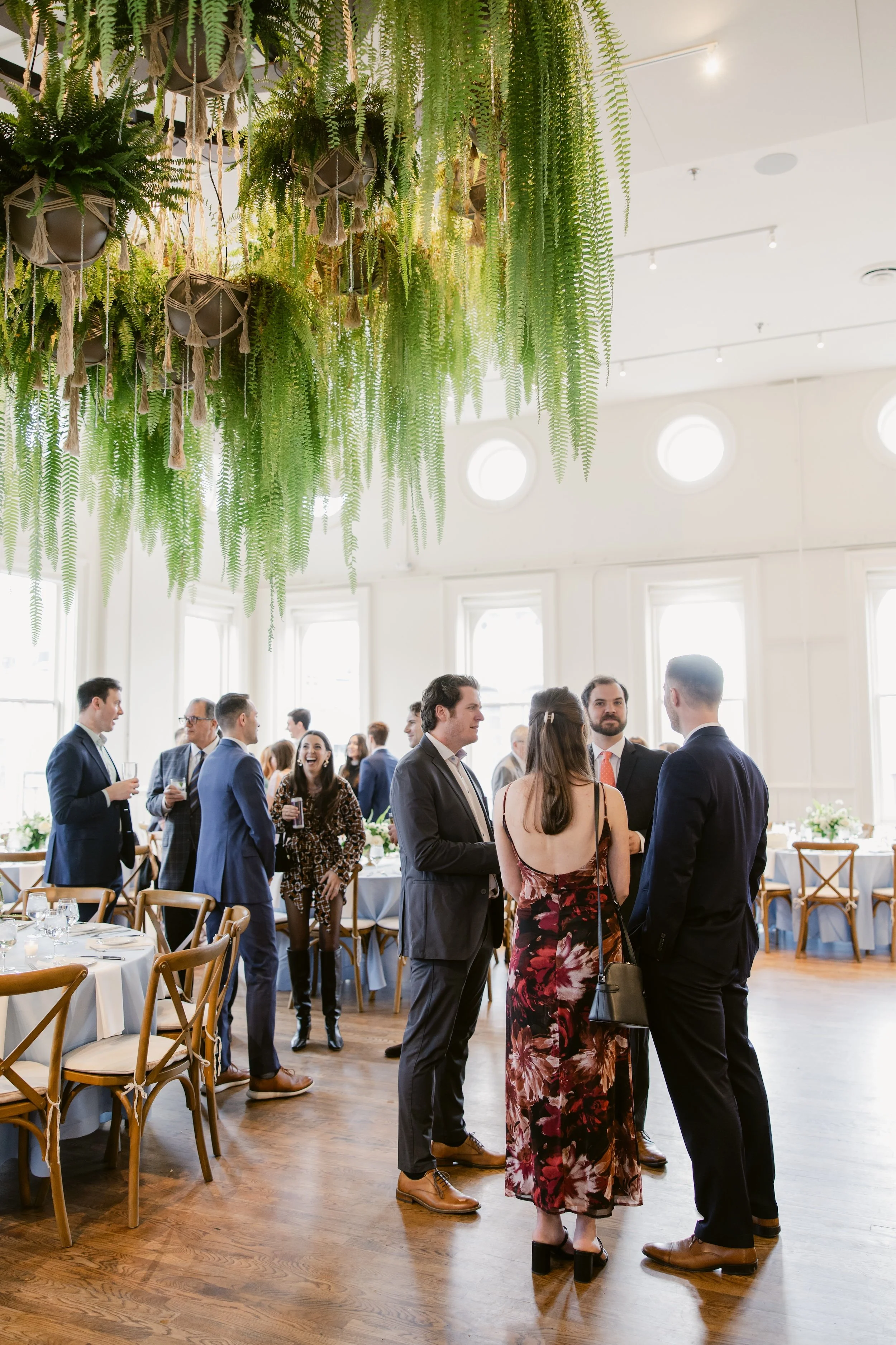    Cincinnati Art Museum Wedding    Cincinnati wedding florist    luxury wedding flowers    Classic green and white bridal bouquet    classic wedding style    Cincinnati wedding photography    green and white wedding flowers    Cincinnati wedding flo