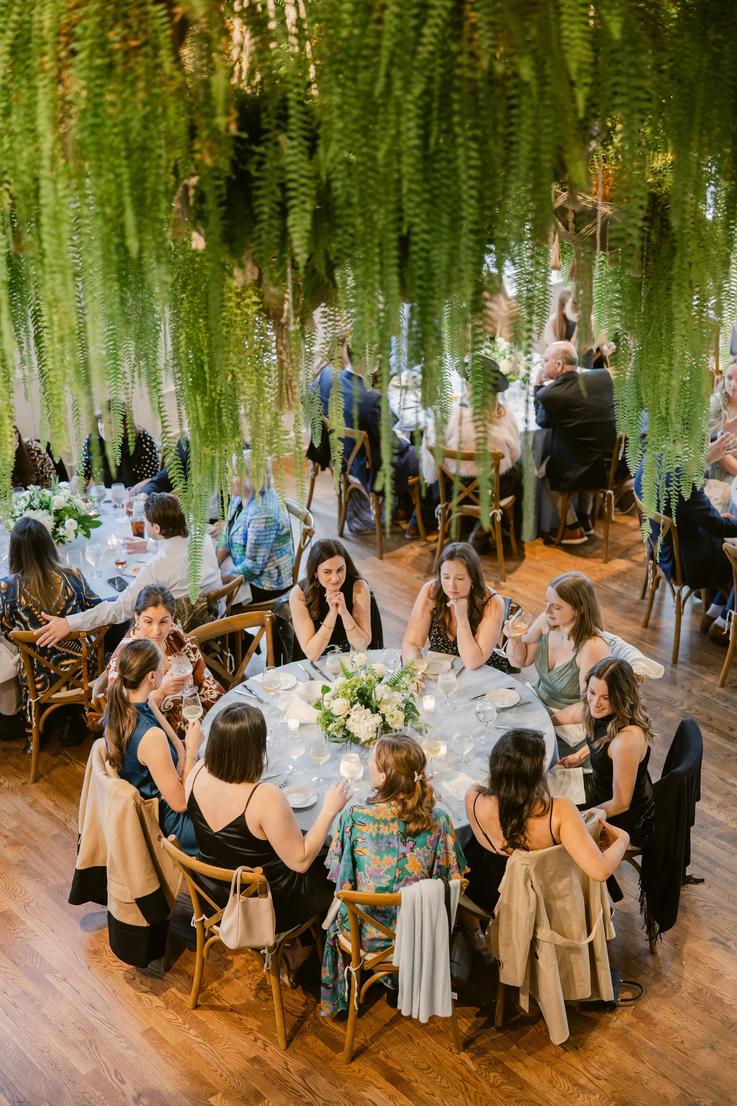    Cincinnati Art Museum Wedding    Cincinnati wedding florist    luxury wedding flowers    Classic green and white bridal bouquet    classic wedding style    Cincinnati wedding photography    green and white wedding flowers    Cincinnati wedding flo