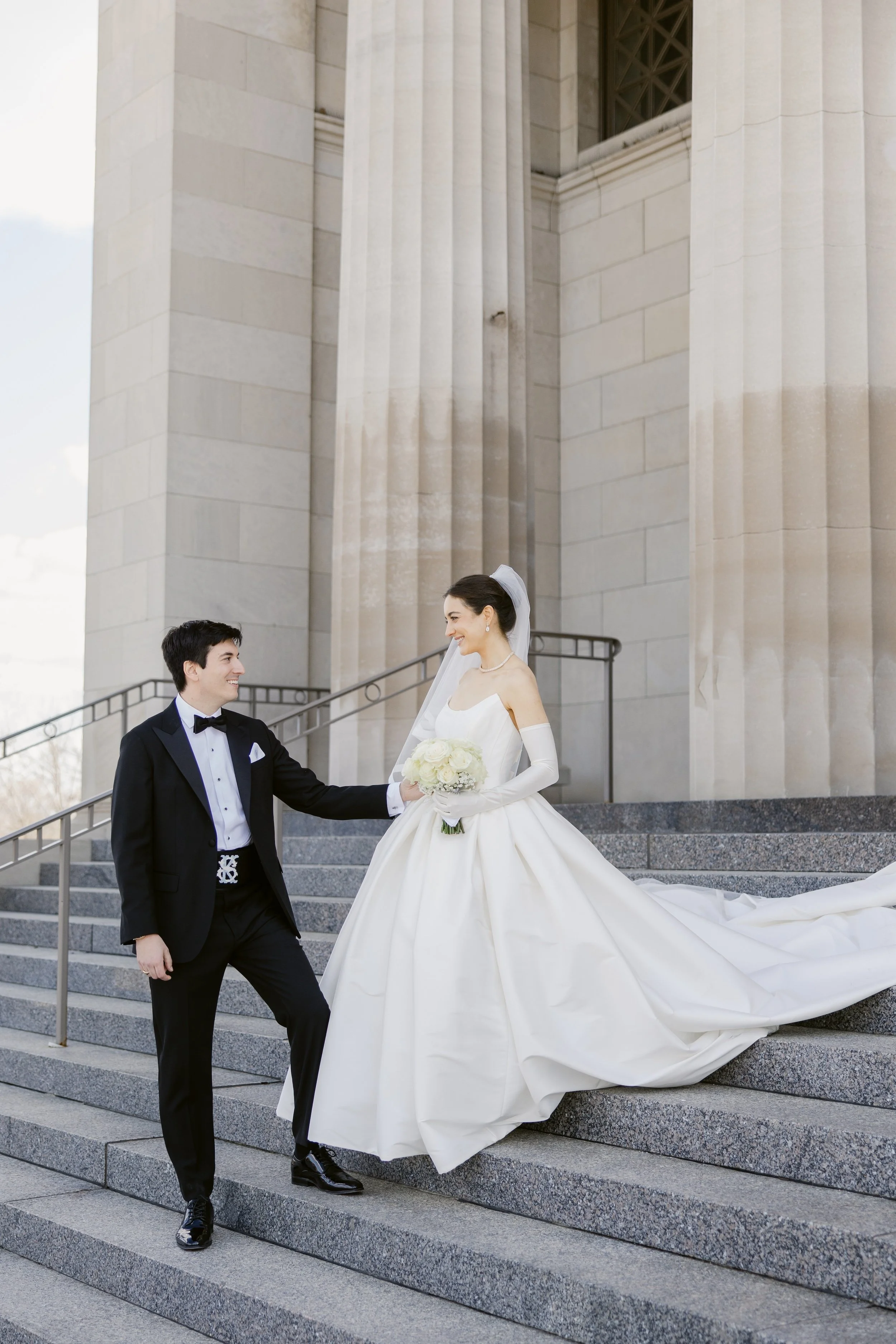    Cincinnati Art Museum Wedding    Cincinnati wedding florist    luxury wedding flowers    Classic green and white bridal bouquet    classic wedding style    Cincinnati wedding photography    green and white wedding flowers    Cincinnati wedding flo