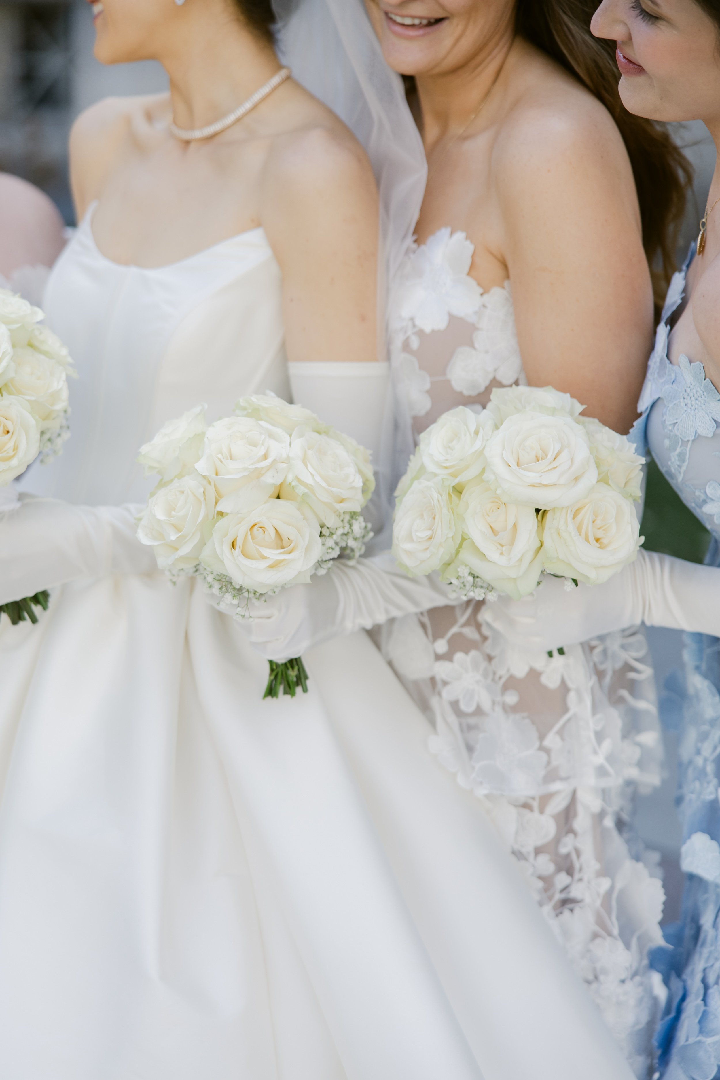    Cincinnati Art Museum Wedding    Cincinnati wedding florist    luxury wedding flowers    Classic green and white bridal bouquet    classic wedding style    Cincinnati wedding photography    green and white wedding flowers    Cincinnati wedding flo