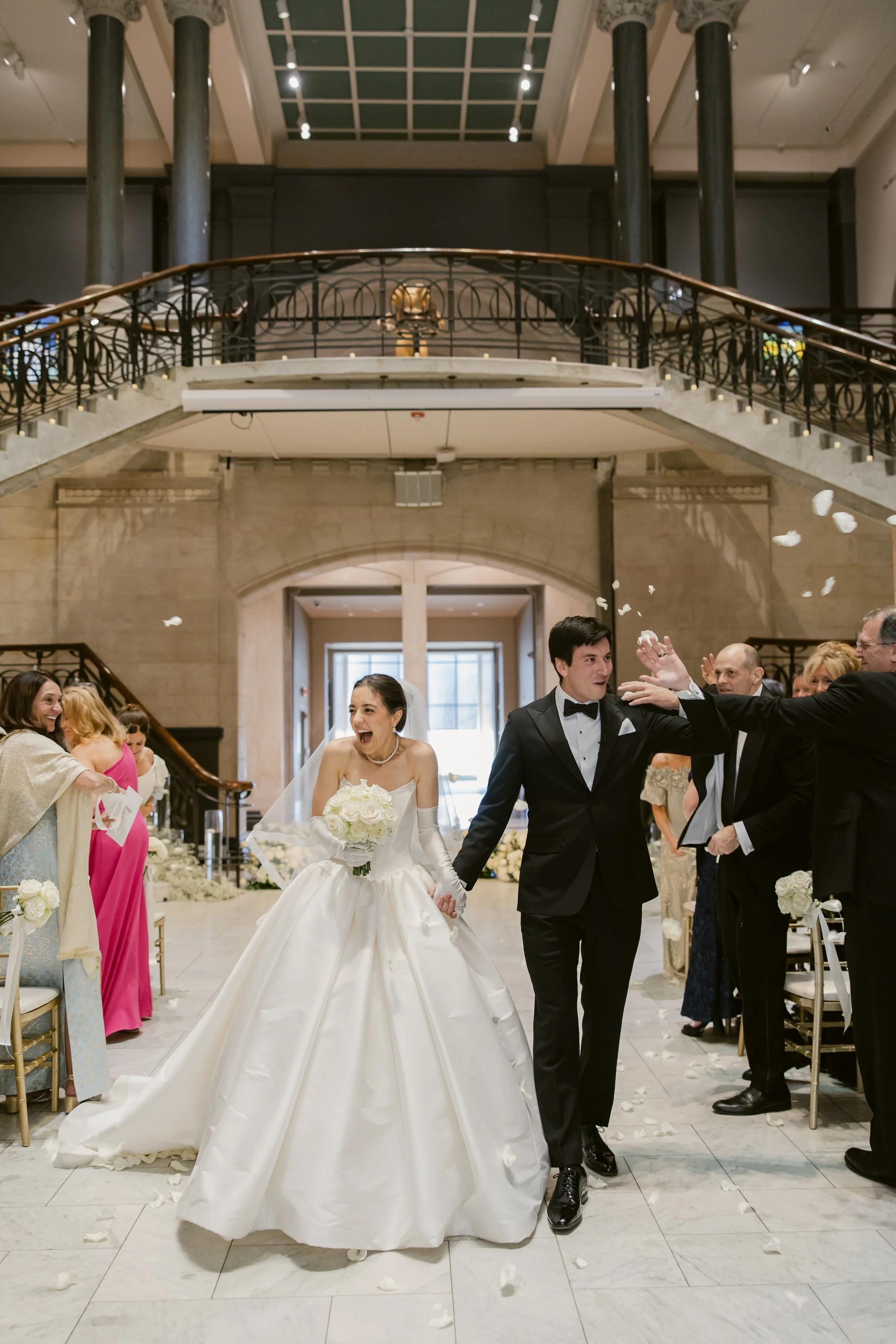    Cincinnati Art Museum Wedding    Cincinnati wedding florist    luxury wedding flowers    Classic green and white bridal bouquet    classic wedding style    Cincinnati wedding photography    green and white wedding flowers    Cincinnati wedding flo