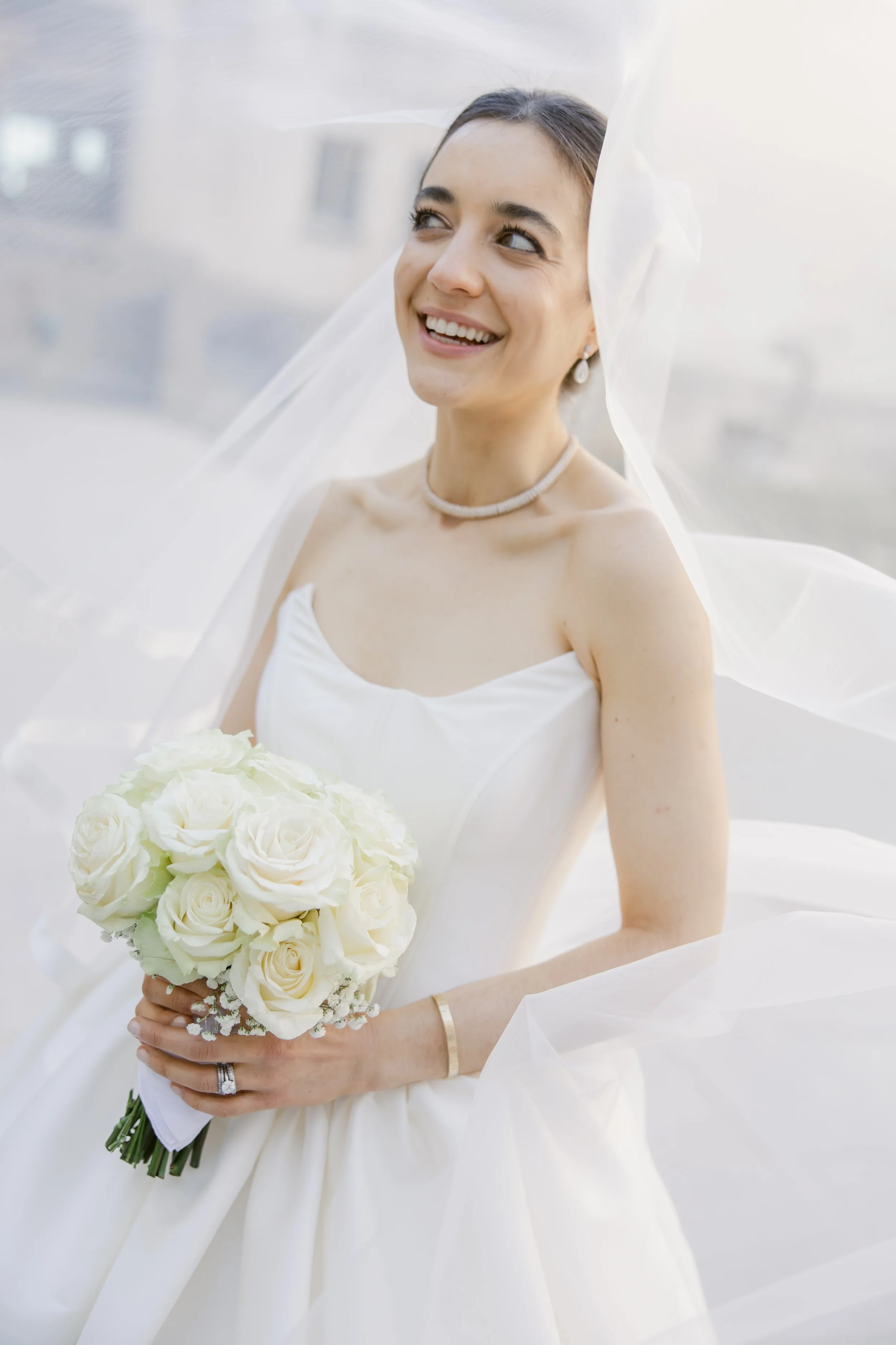    Cincinnati Art Museum Wedding    Cincinnati wedding florist    luxury wedding flowers    Classic green and white bridal bouquet    classic wedding style    Cincinnati wedding photography    green and white wedding flowers    Cincinnati wedding flo