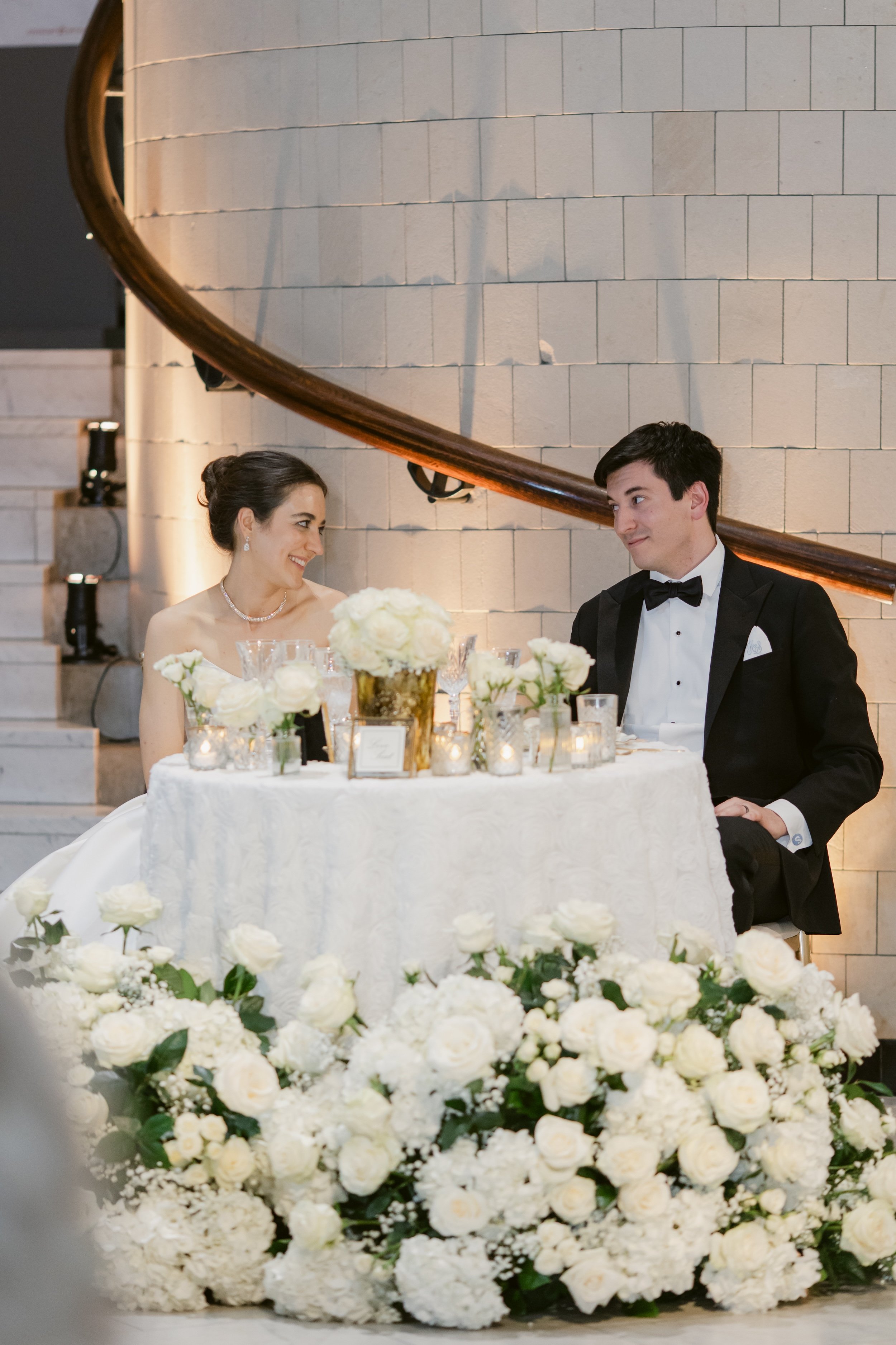    Cincinnati Art Museum Wedding    Cincinnati wedding florist    luxury wedding flowers    Classic green and white bridal bouquet    classic wedding style    Cincinnati wedding photography    green and white wedding flowers    Cincinnati wedding flo