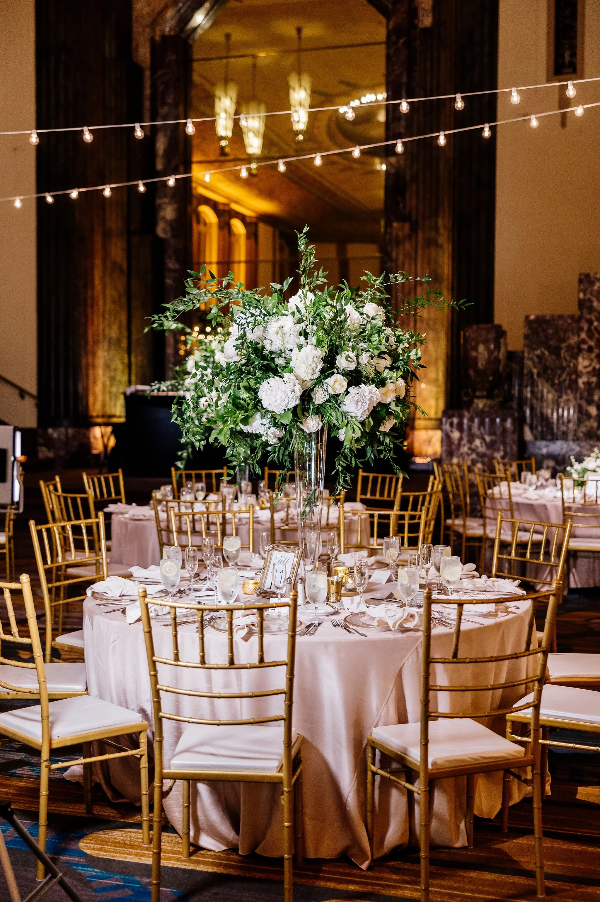 Hilton.Netherland.Plaza.Wedding.Flowers.36.jpg