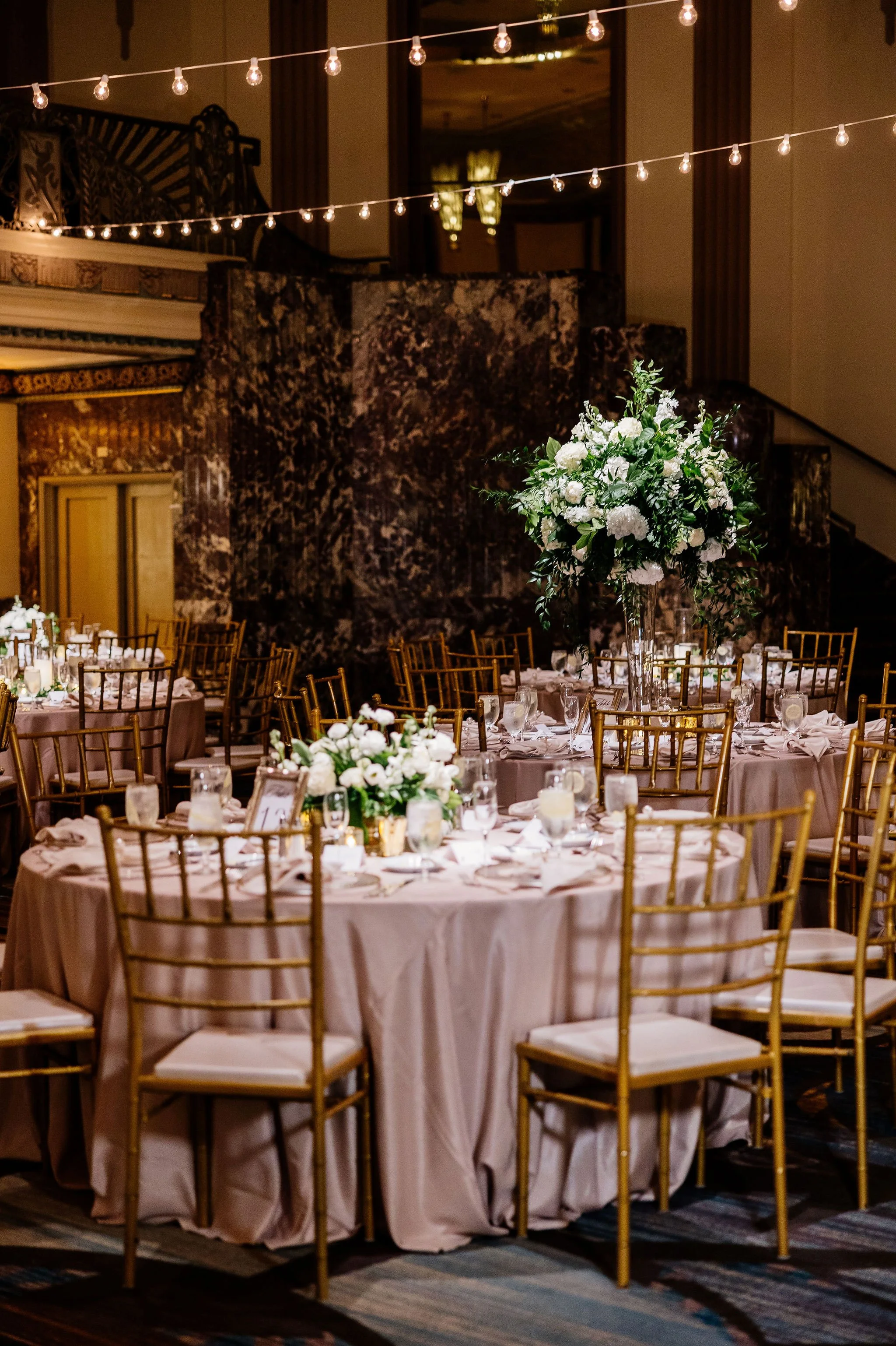 Hilton.Netherland.Plaza.Wedding.Flowers.37.jpg