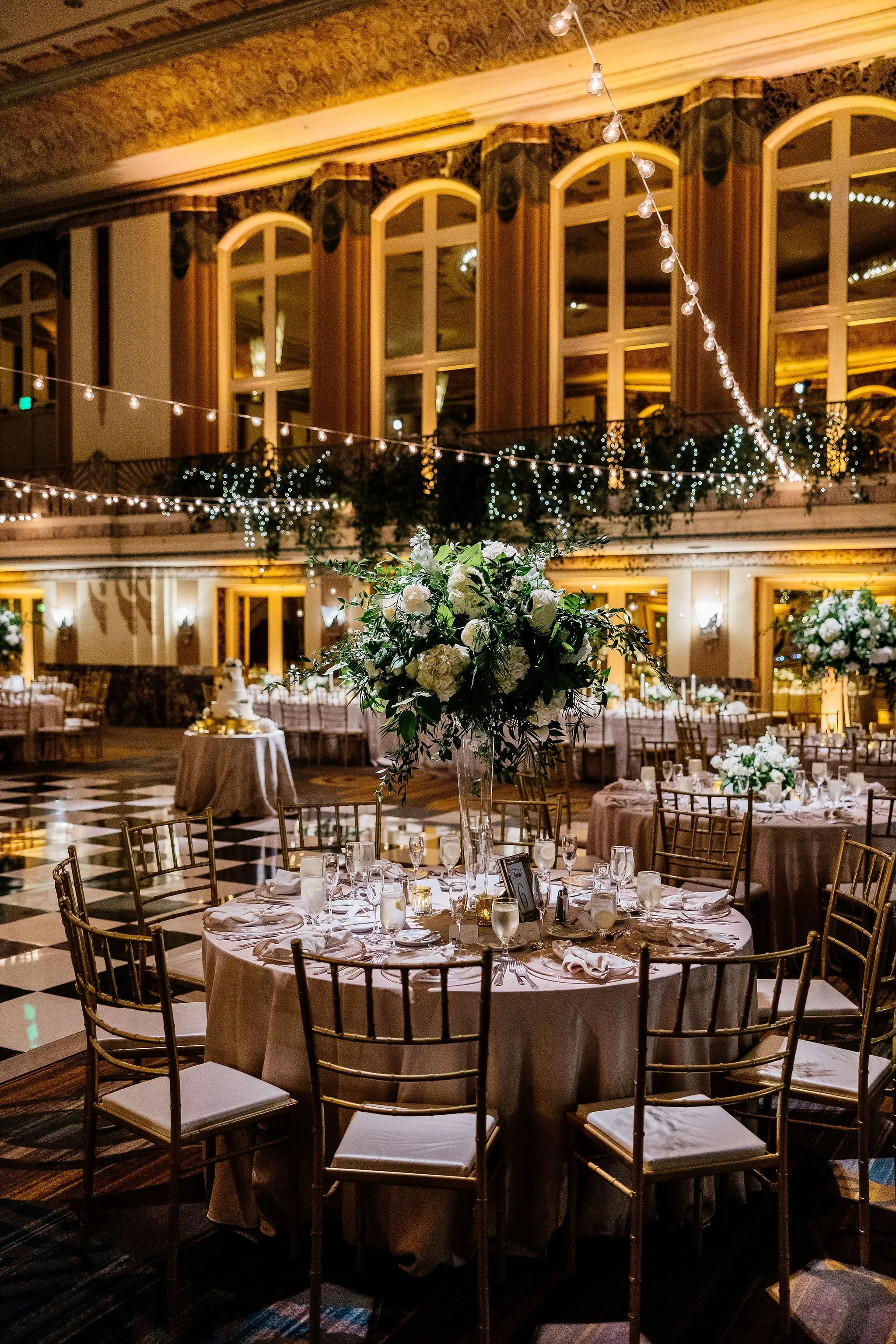 Hilton.Netherland.Plaza.Wedding.Flowers.45.jpg