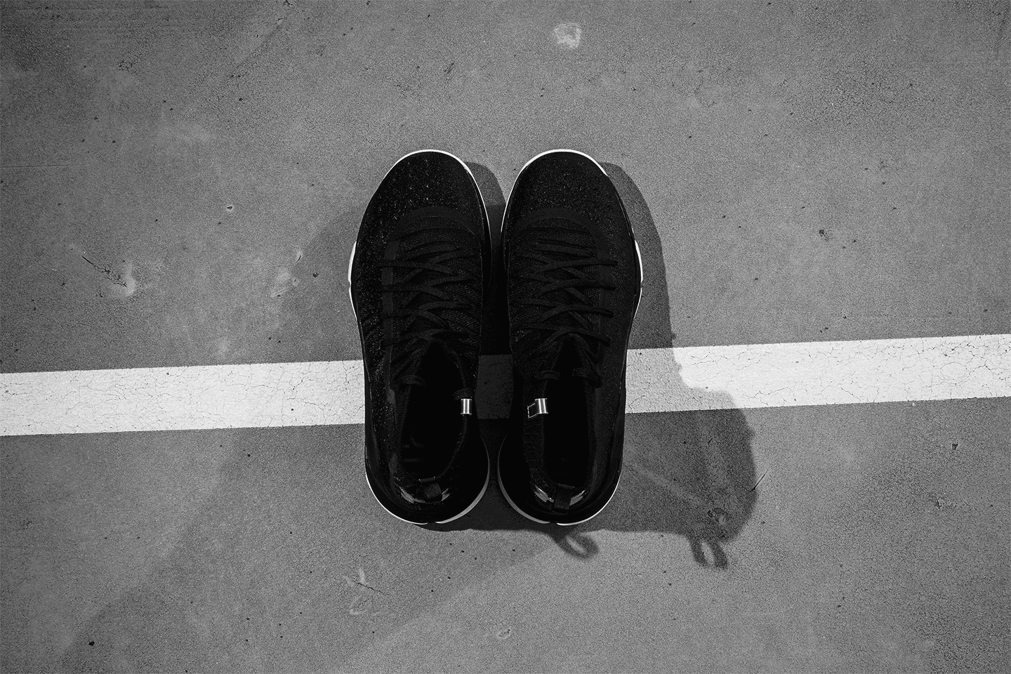 Curry-4-iridescent-on-foot_124.gif