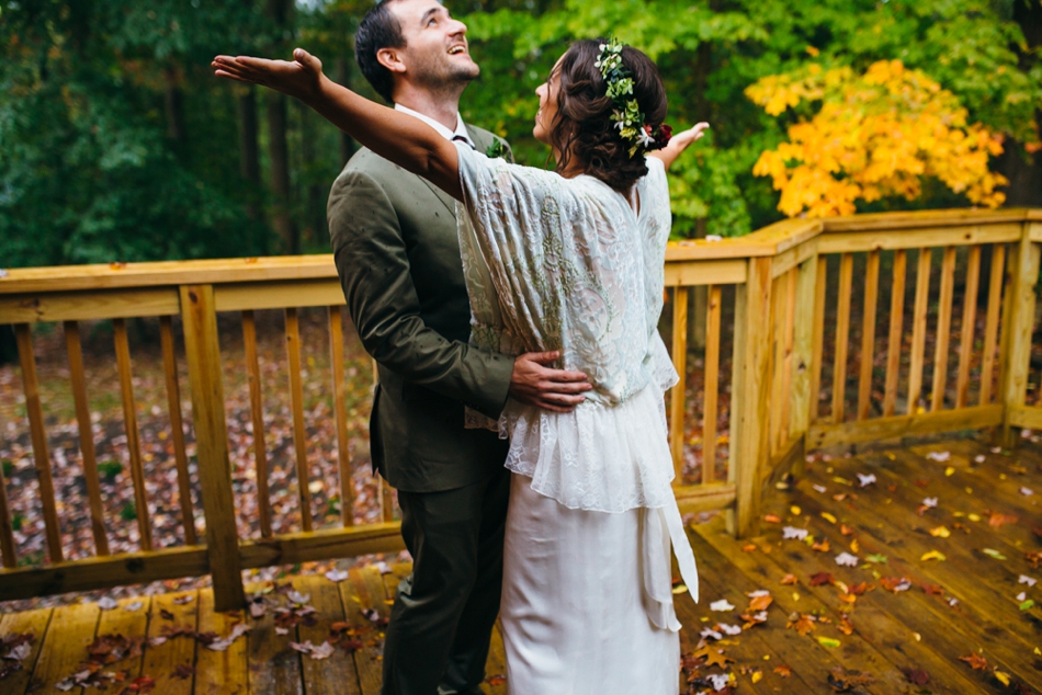 Julie-Aaron-Ely-Brothers-Columbus-Ohio-Mohicans-Grand-Barn-State-Park_0271.jpg