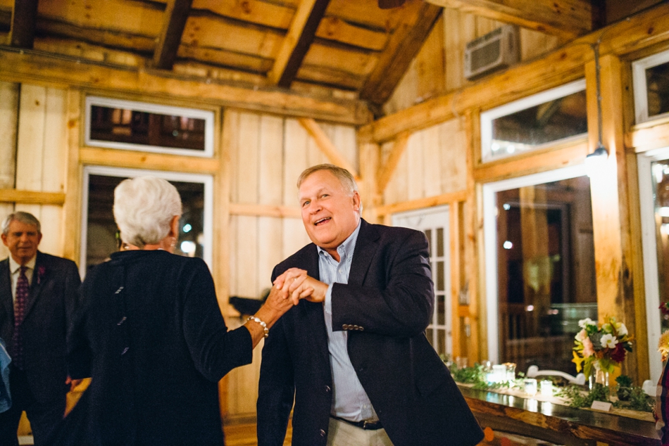 Julie-Aaron-Ely-Brothers-Columbus-Ohio-Mohicans-Grand-Barn-State-Park_0287.jpg