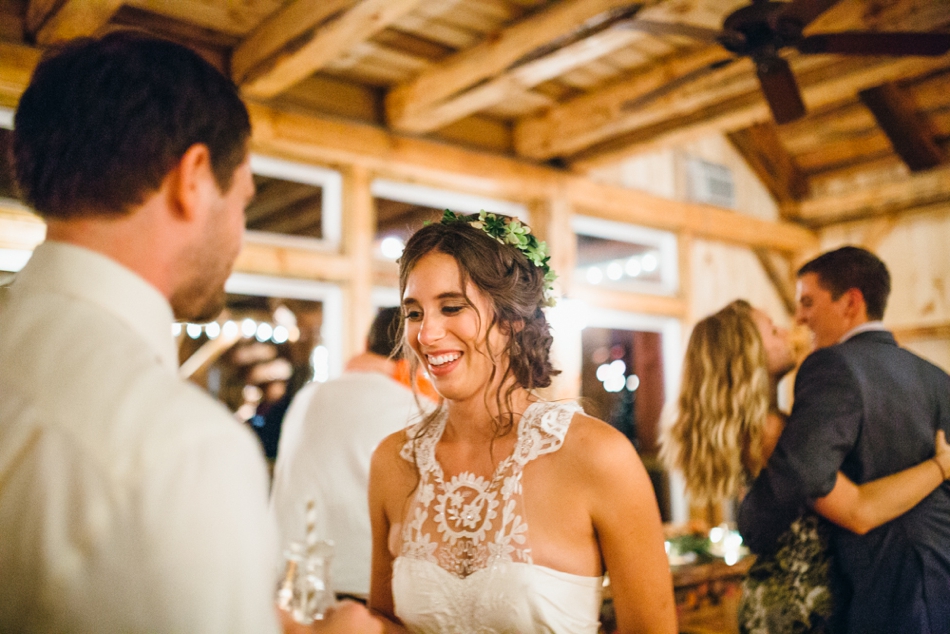 Julie-Aaron-Ely-Brothers-Columbus-Ohio-Mohicans-Grand-Barn-State-Park_0290.jpg