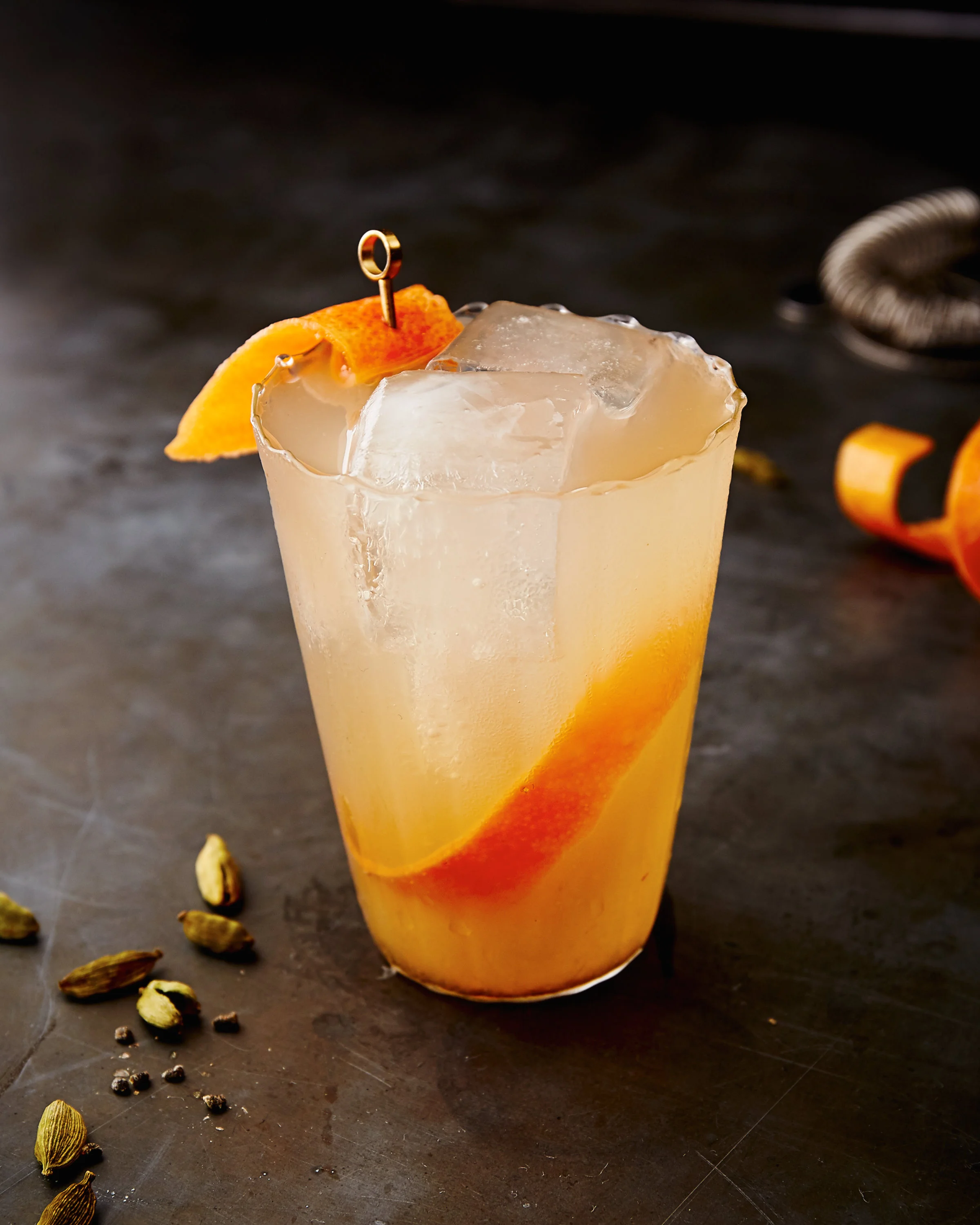 cocktail_grapefruit_gin_cardamom_1.jpg