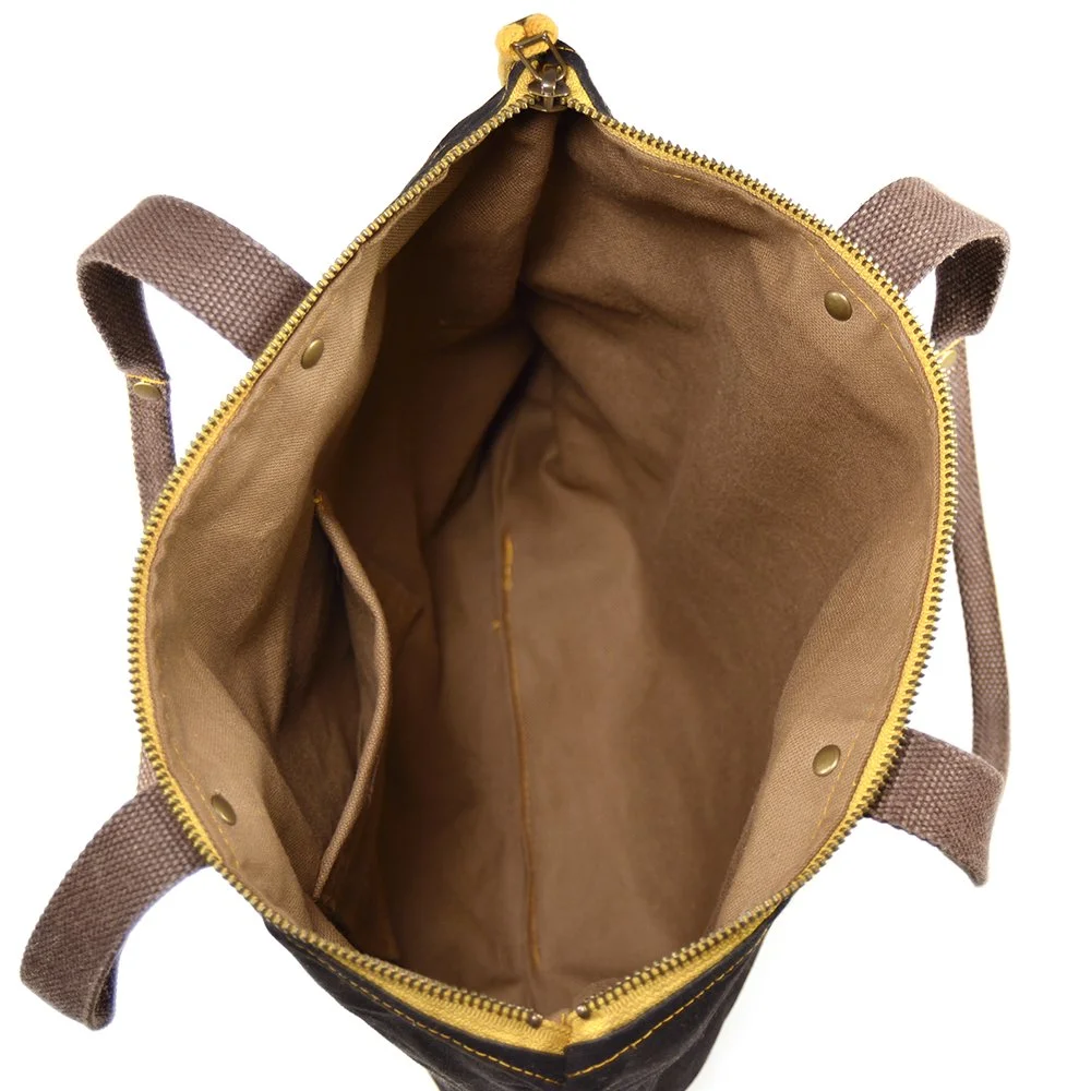 TOTE-INTERIOR.jpg (Copy)