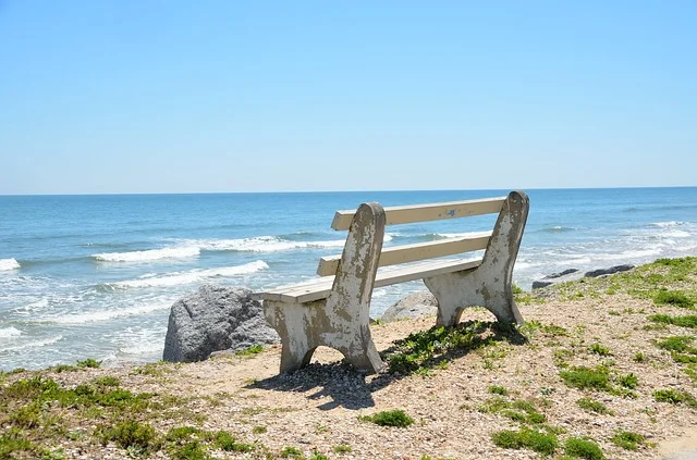 ocean bench (1).jpg