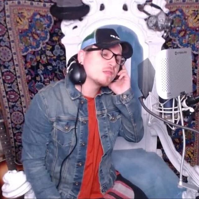 @brightkelly19 going incognito Clark Kent style to do some quarantine recording. #quarantinestyle #pride🌈 #denimjacket #bigchair recording #stayhomesessions #aparttogether