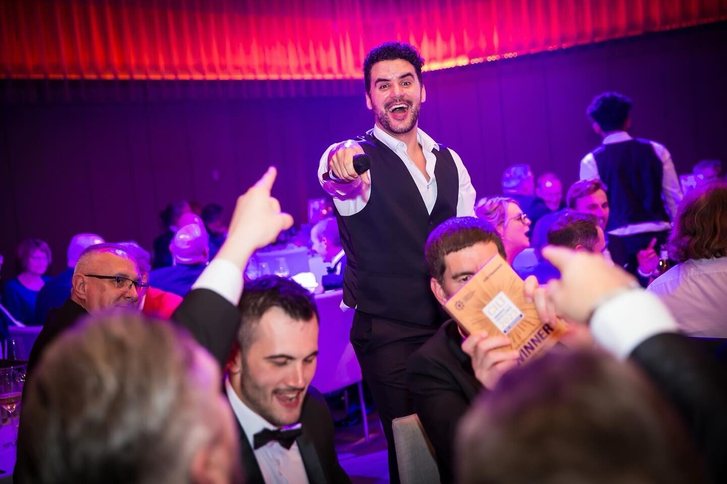 We had THE best time at the CILT awards in London this year! 

What an amazing crowd!! 🎤🎉🏆🥂

 #secretsingers #singingwaiters #secretwaiters #surprisesingers #surpriseentertainment #secretsingingwaiters #wedding #weddingentertainment #corporateent