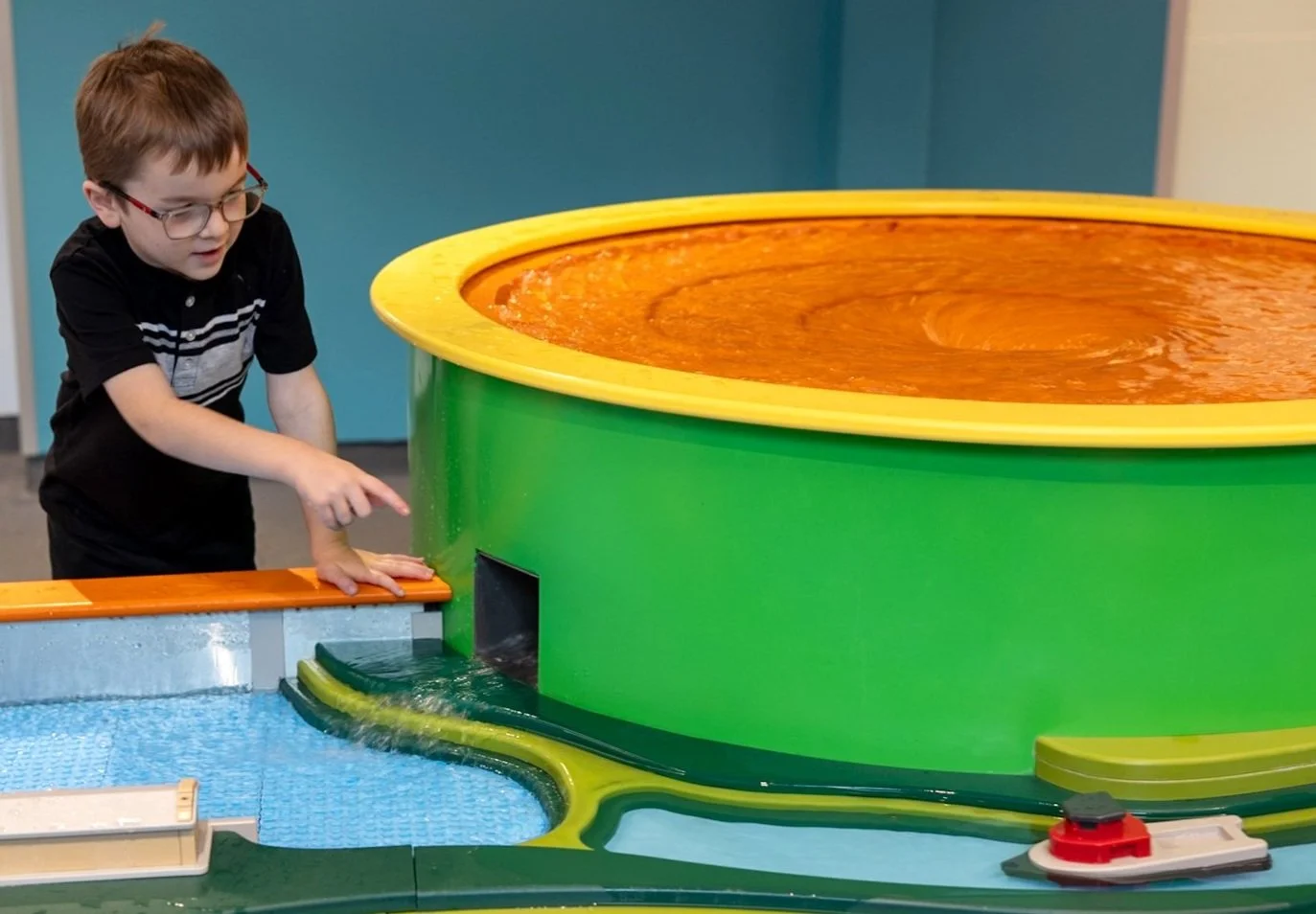 expERIEnce Children's Museum Water Table — Boss Display