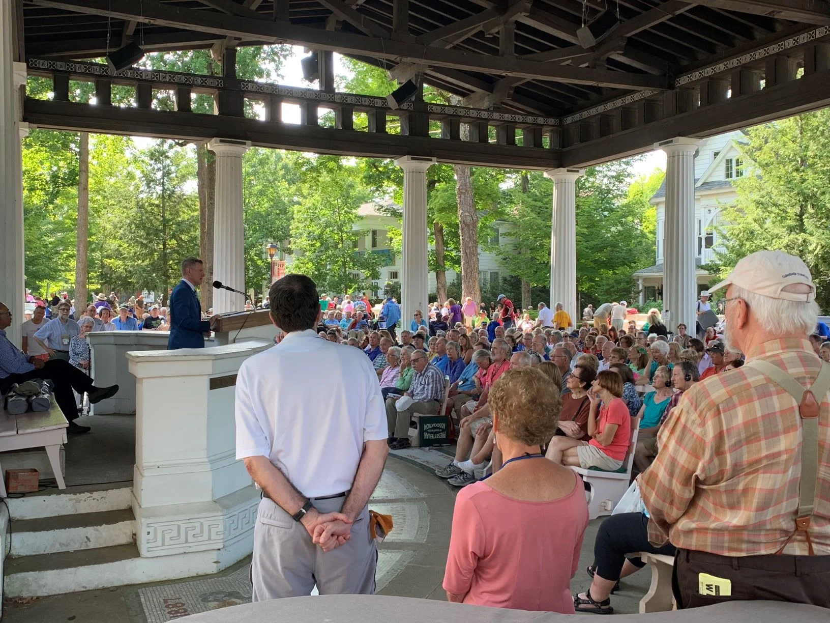 Dr. Stan Deaton discussing  Confederate Statues