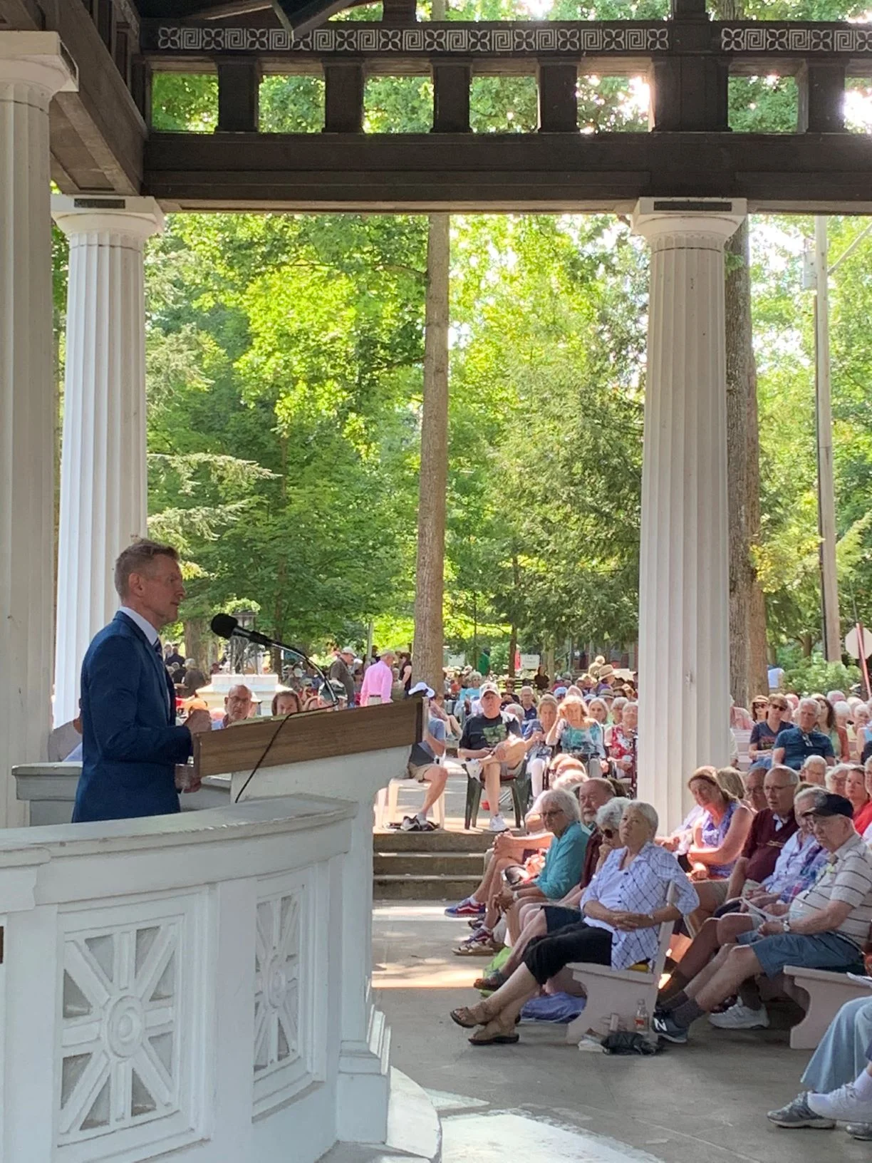 Dr. Stan Deaton discussing  Confederate Statues