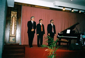 Met Ruud Ouwehand (bas) en Joost Kesselaar (dr), Soerabaja 2003