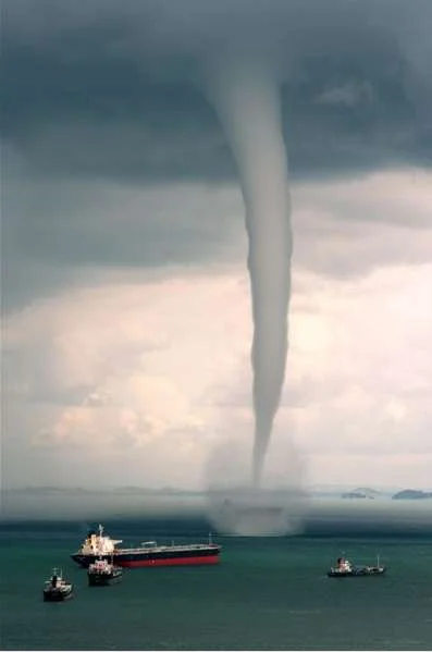 FREAKIN_WATER_SPOUT!!!