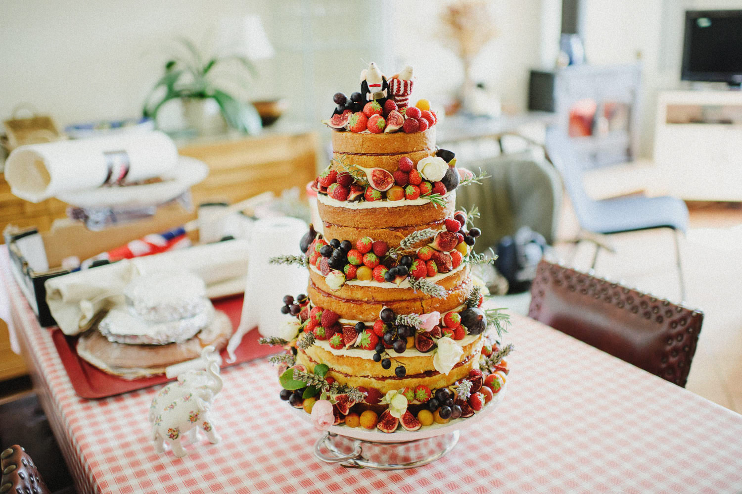 naked layered wedding cake french