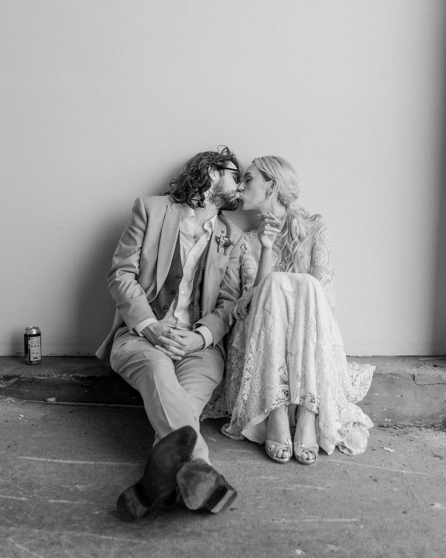 Rachel and James got married on a Belfast summer&rsquo;s day. With a ceremony in the Ulster Museum, a quick dander around Botanic Gardens and a reception in Banana Block. Belfast at its finest 🤍

@bananablockni 
@ulstermuseum_events