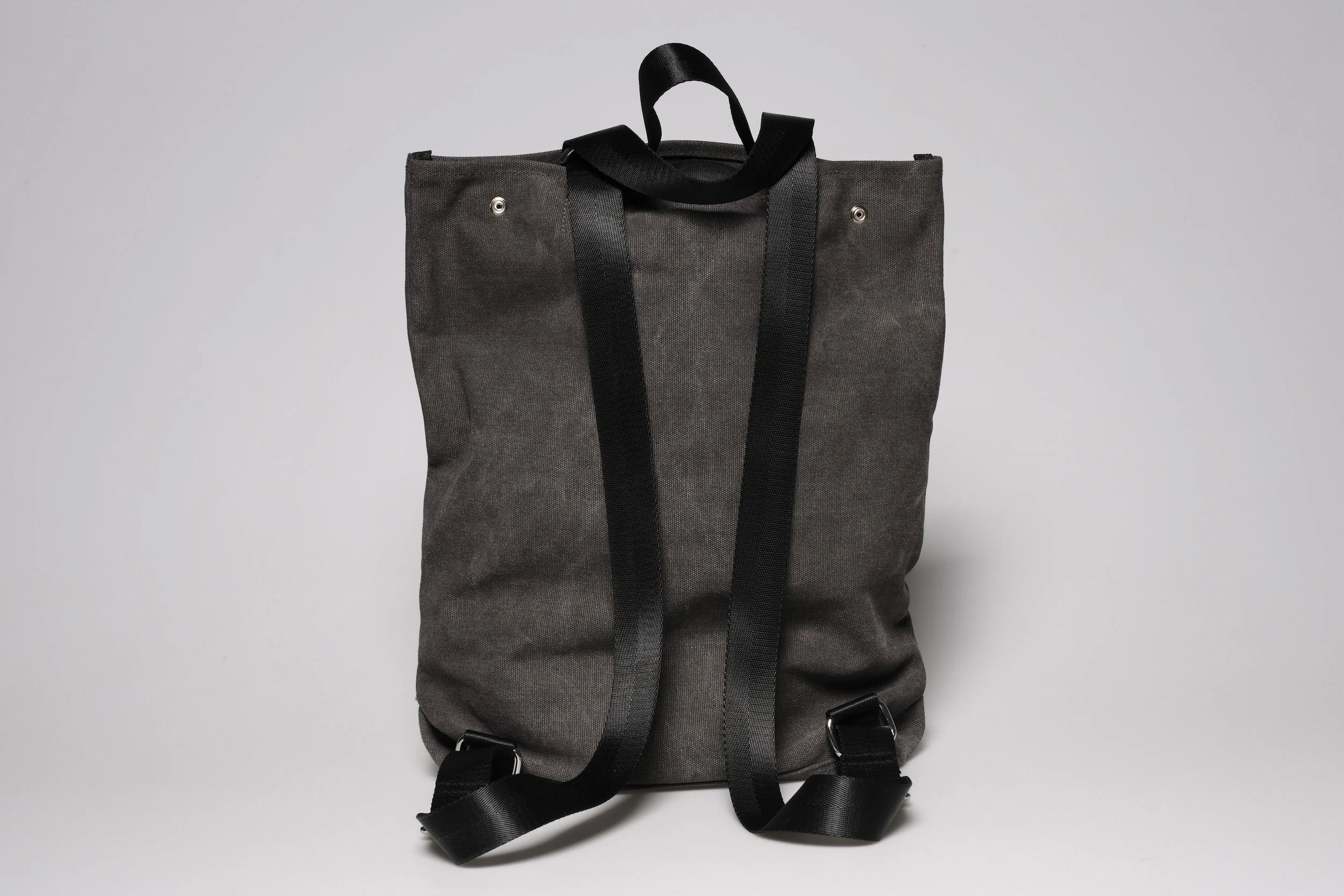 brandcraft_privatelabel_merchandise_berlinale_audi_canvas_cotton_shopper_backpack_multifunctional_berlin_AJH_6451_E.JPG