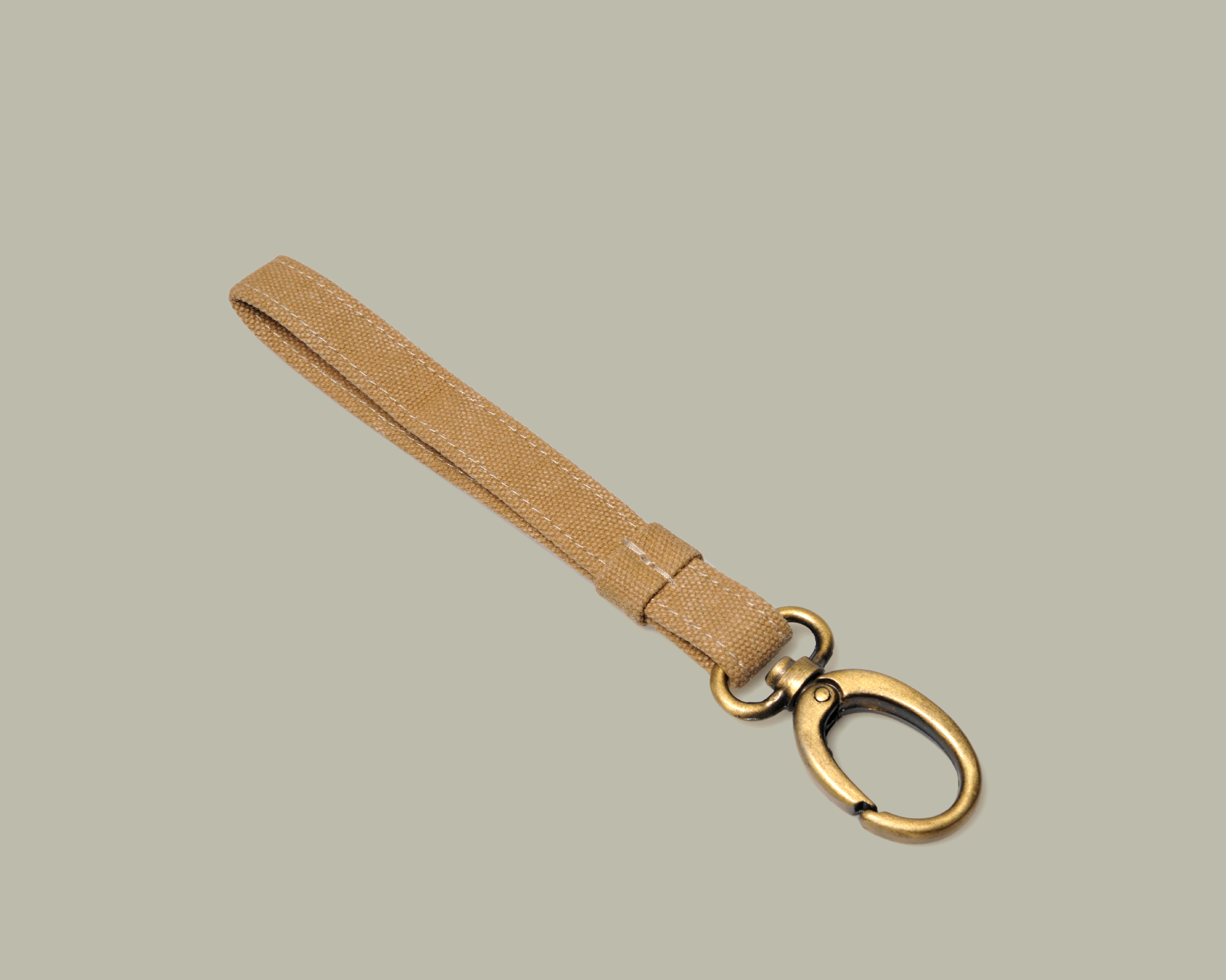 brandcraft_privatelabel_merchandise_keychain_keychain_keychain_lanyard_canvas_cotton_waxed_metal_packaging_packaging_embossing_debossing_embossing_AJH_8257x.png
