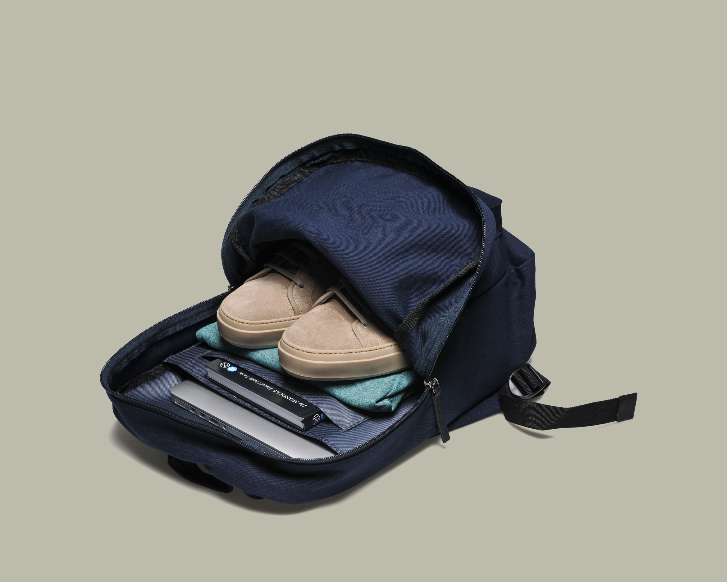 brandcraft_privatelabel_merchandise_rucksack_backpack_laptop_notebook_canvas_baumwolle_leder_leather_pu_polycotton_AJH_3676x-1.png